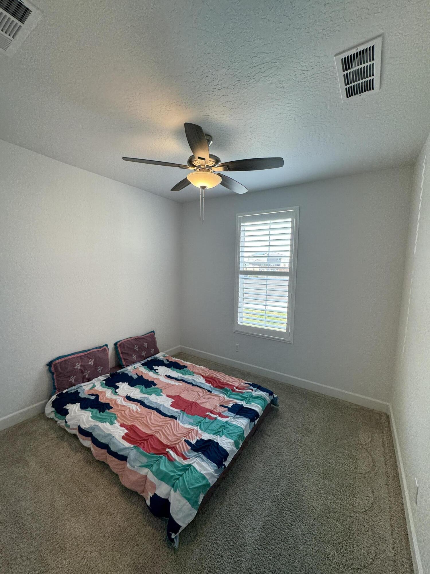 176 N Ocean Ct, Tulare, CA 93274