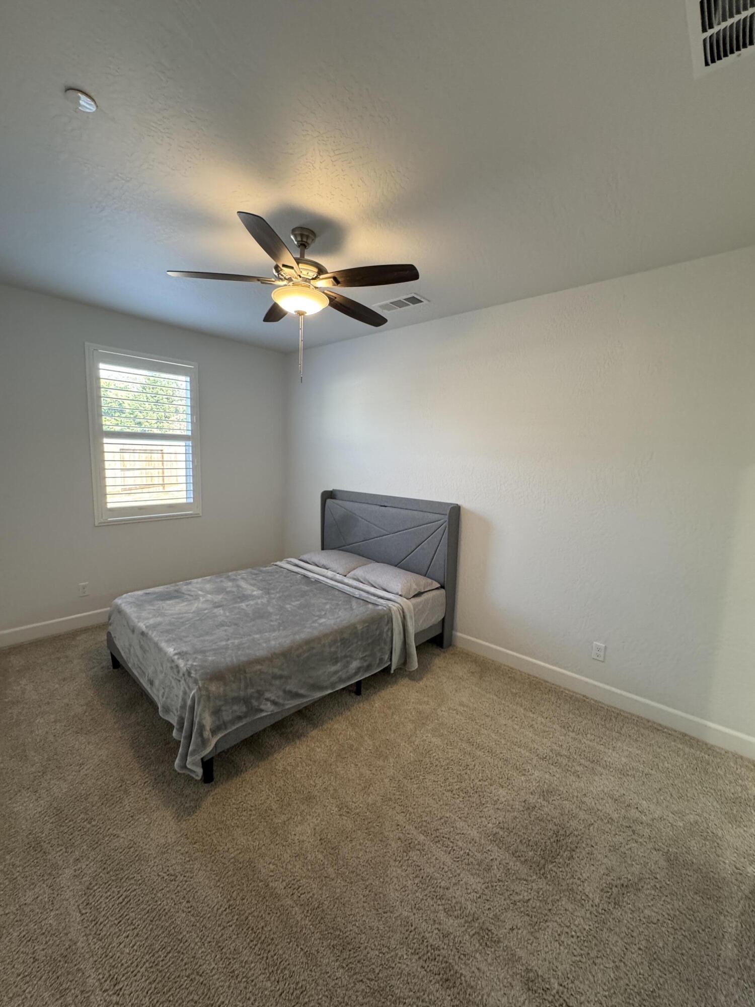 176 N Ocean Ct, Tulare, CA 93274