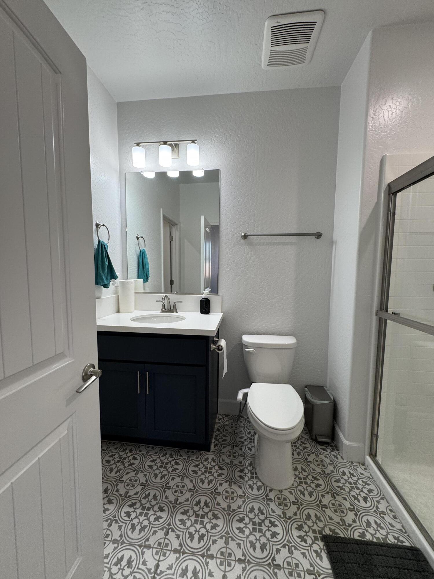 176 N Ocean Ct, Tulare, CA 93274