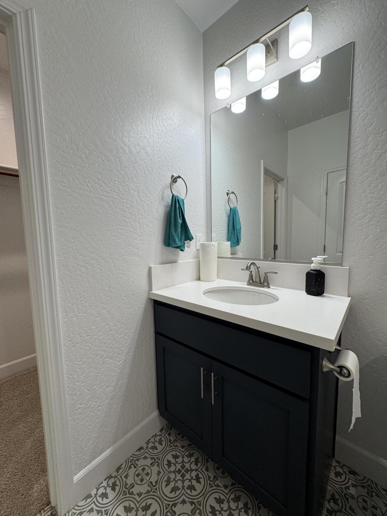 176 N Ocean Ct, Tulare, CA 93274