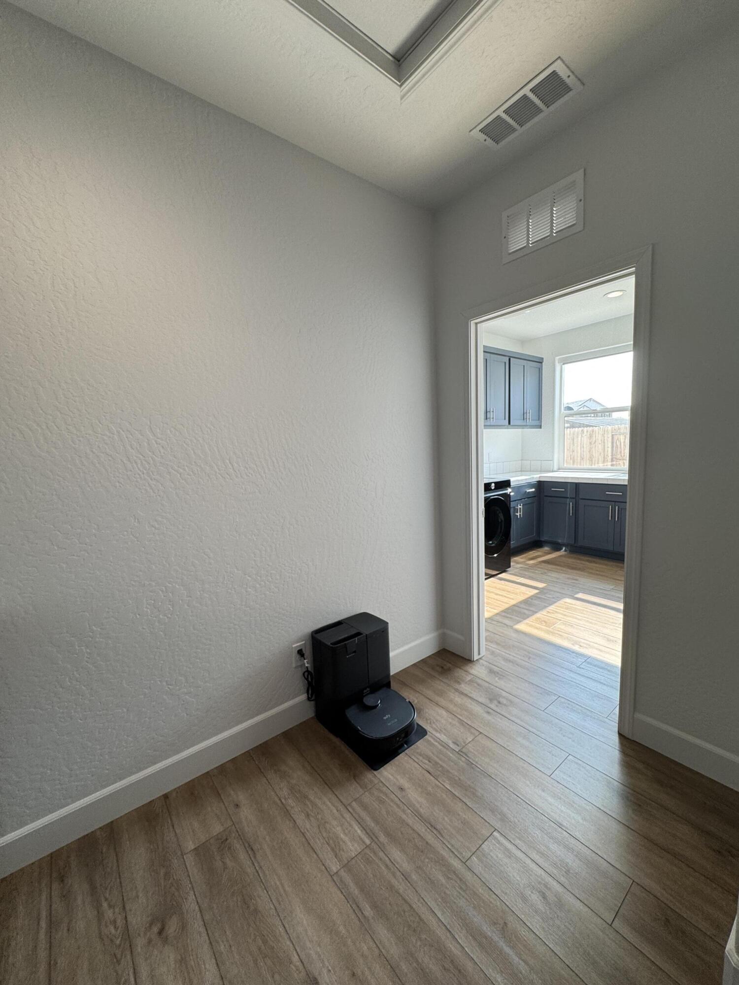 176 N Ocean Ct, Tulare, CA 93274