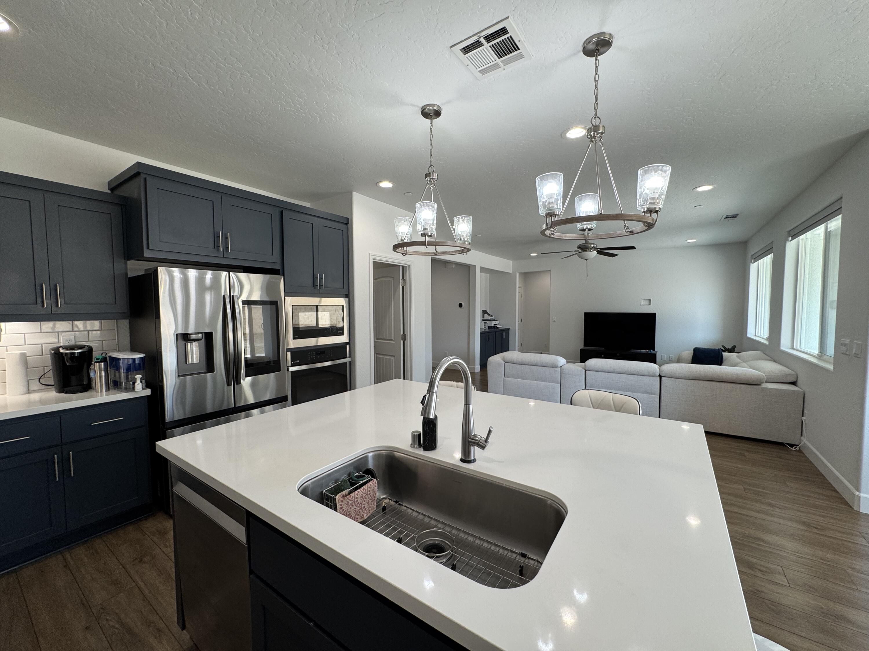 176 N Ocean Ct, Tulare, CA 93274