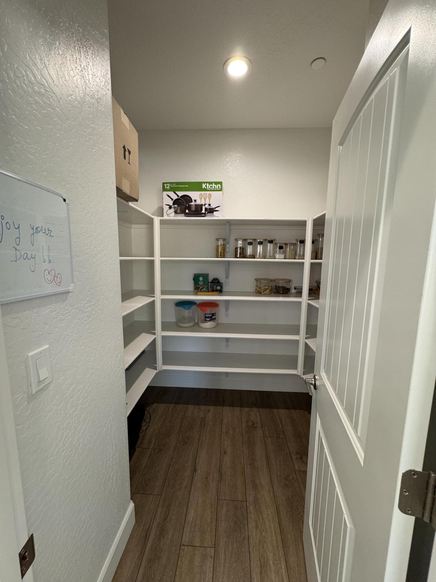 176 N Ocean Ct, Tulare, CA 93274