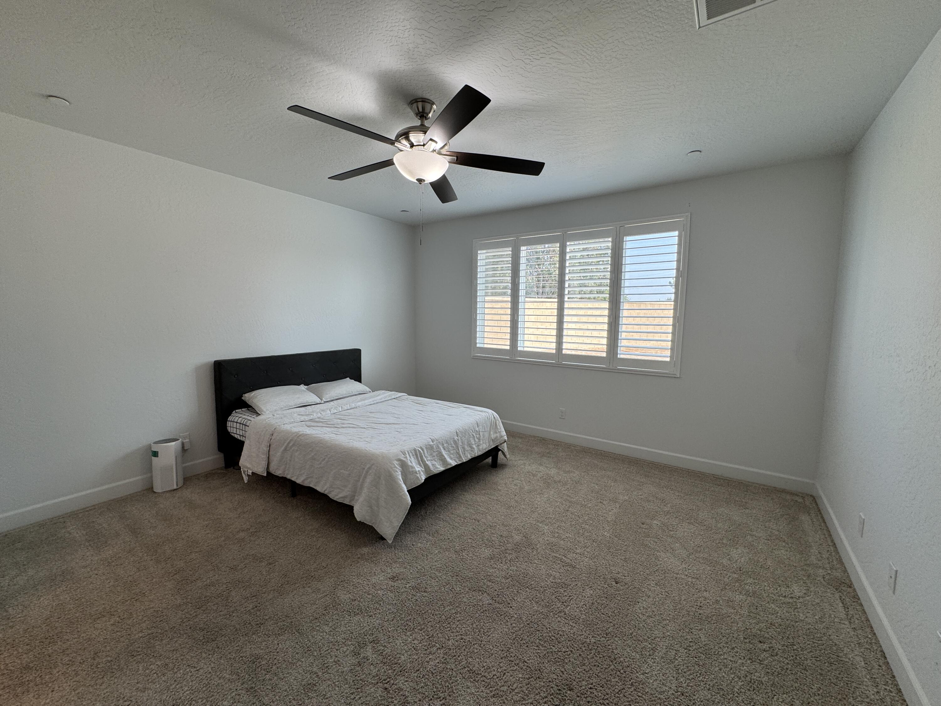 176 N Ocean Ct, Tulare, CA 93274