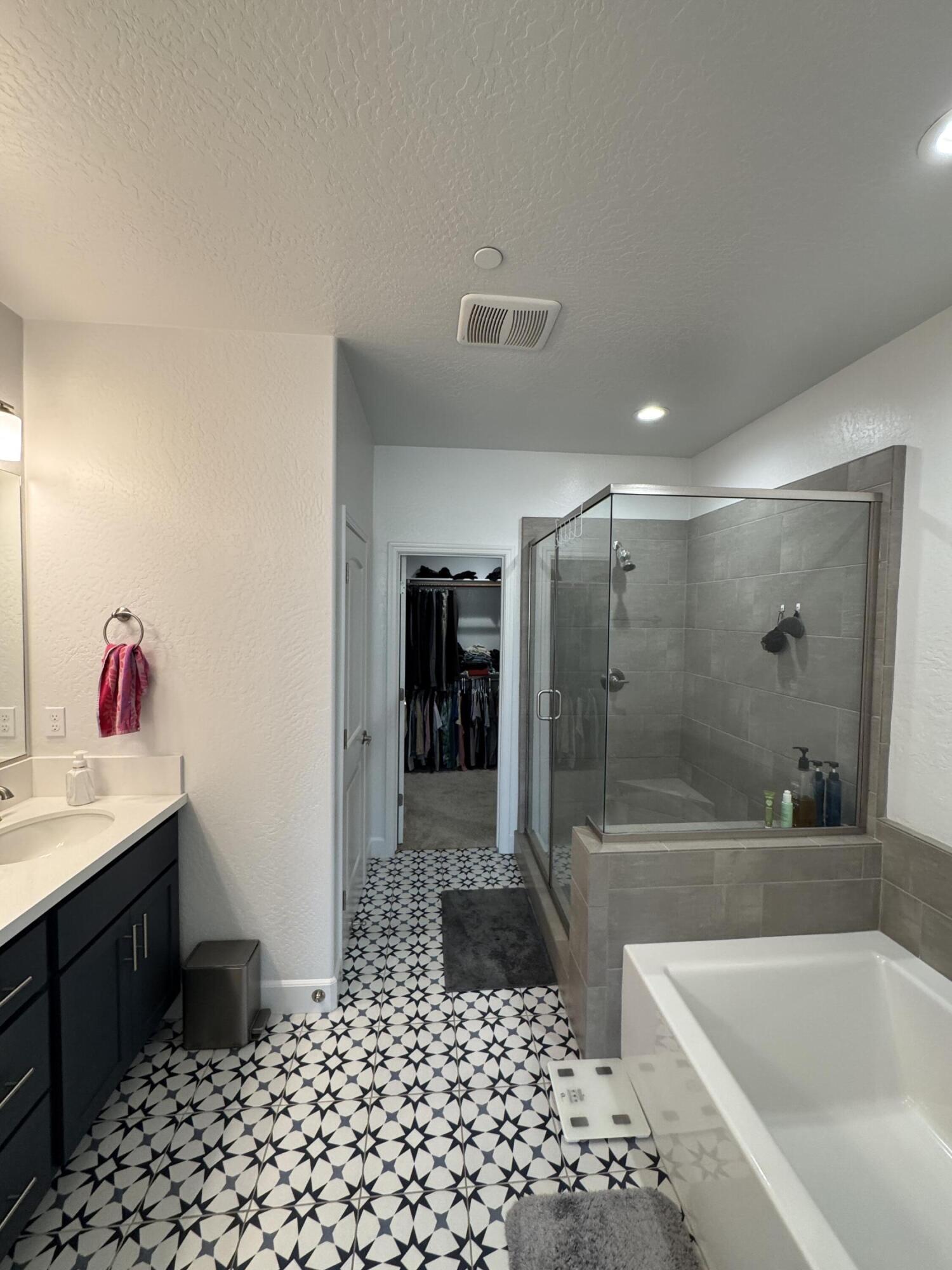 176 N Ocean Ct, Tulare, CA 93274