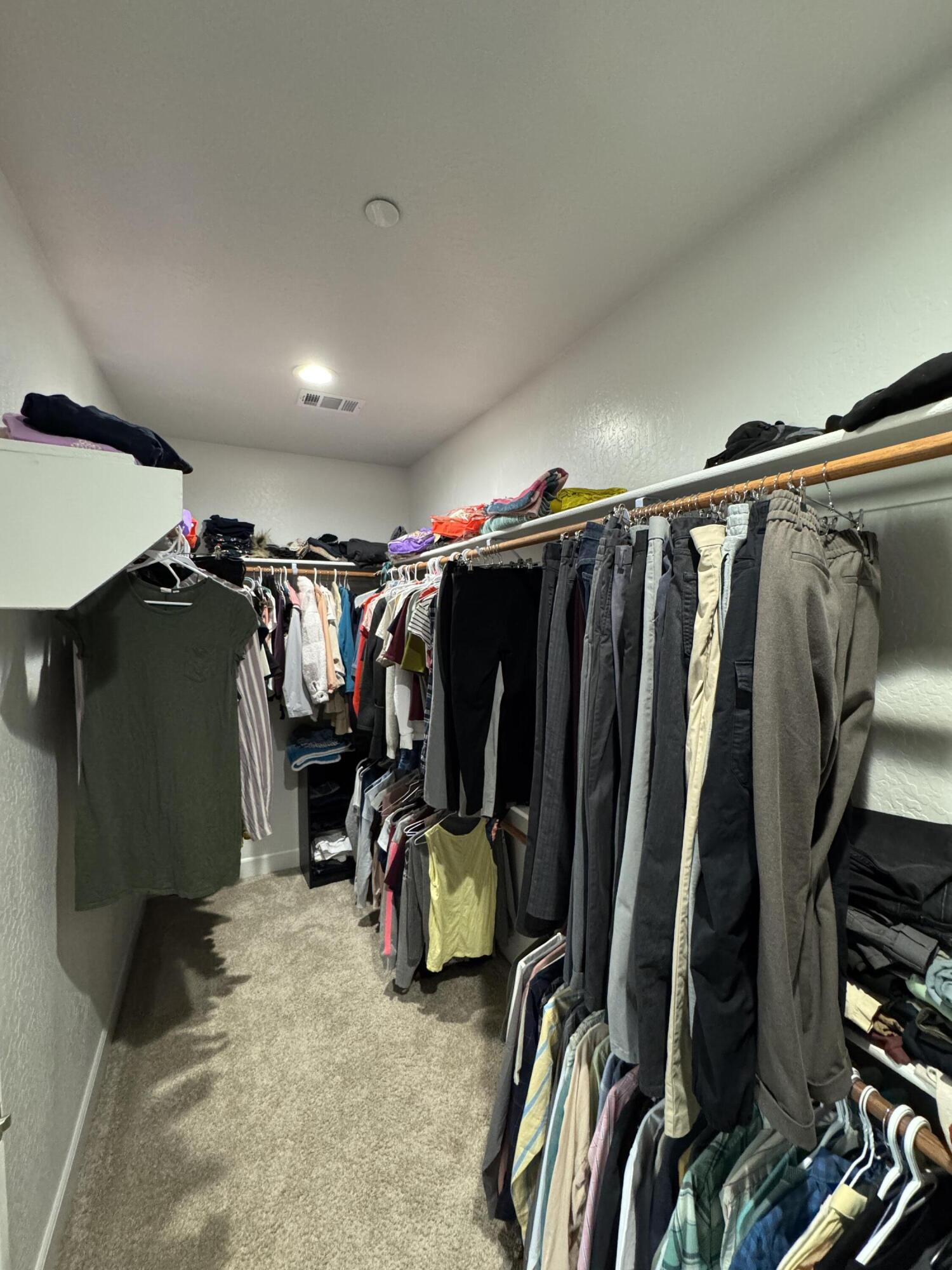 176 N Ocean Ct, Tulare, CA 93274