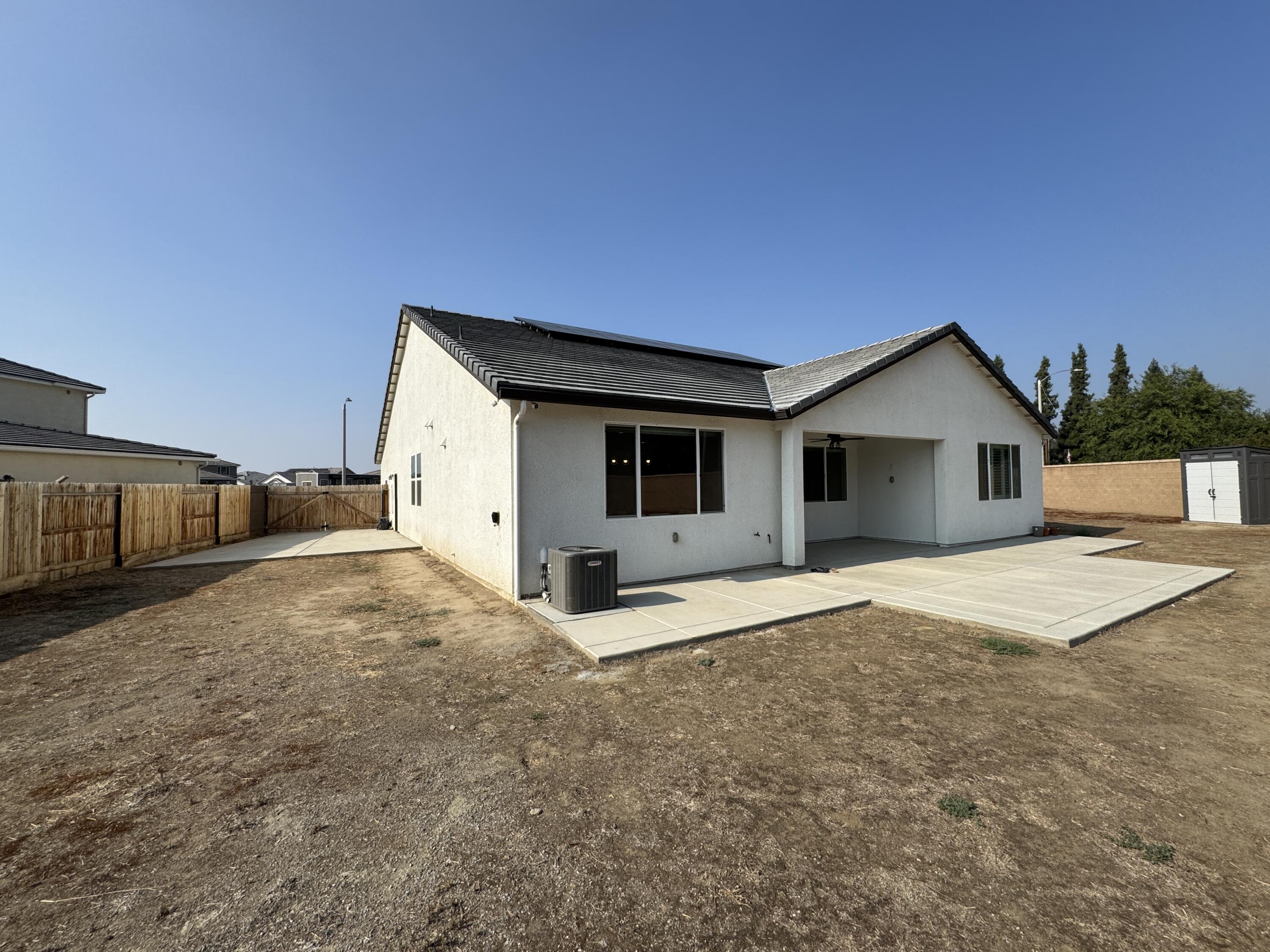 176 N Ocean Ct, Tulare, CA 93274