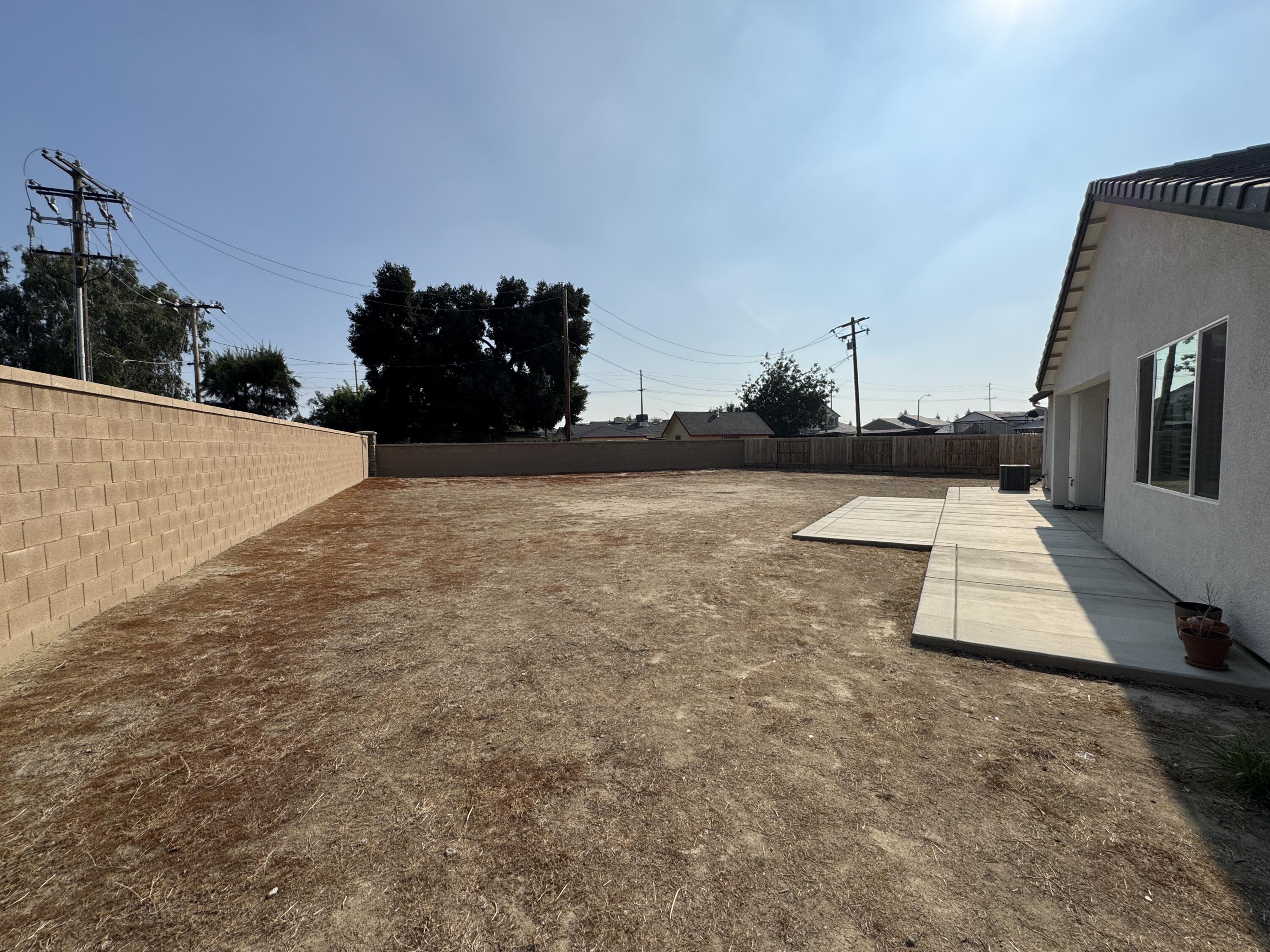 176 N Ocean Ct, Tulare, CA 93274