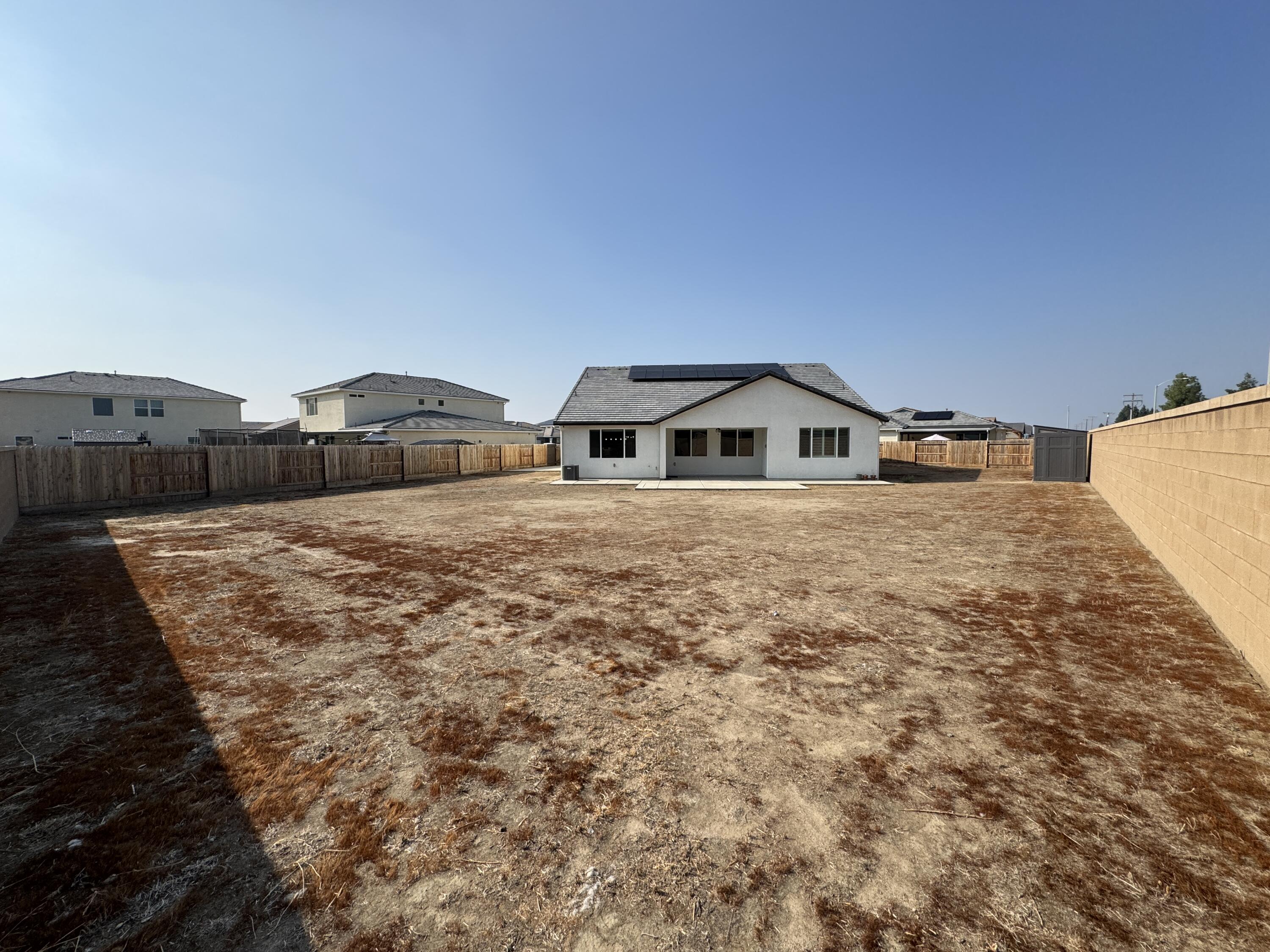 176 N Ocean Ct, Tulare, CA 93274