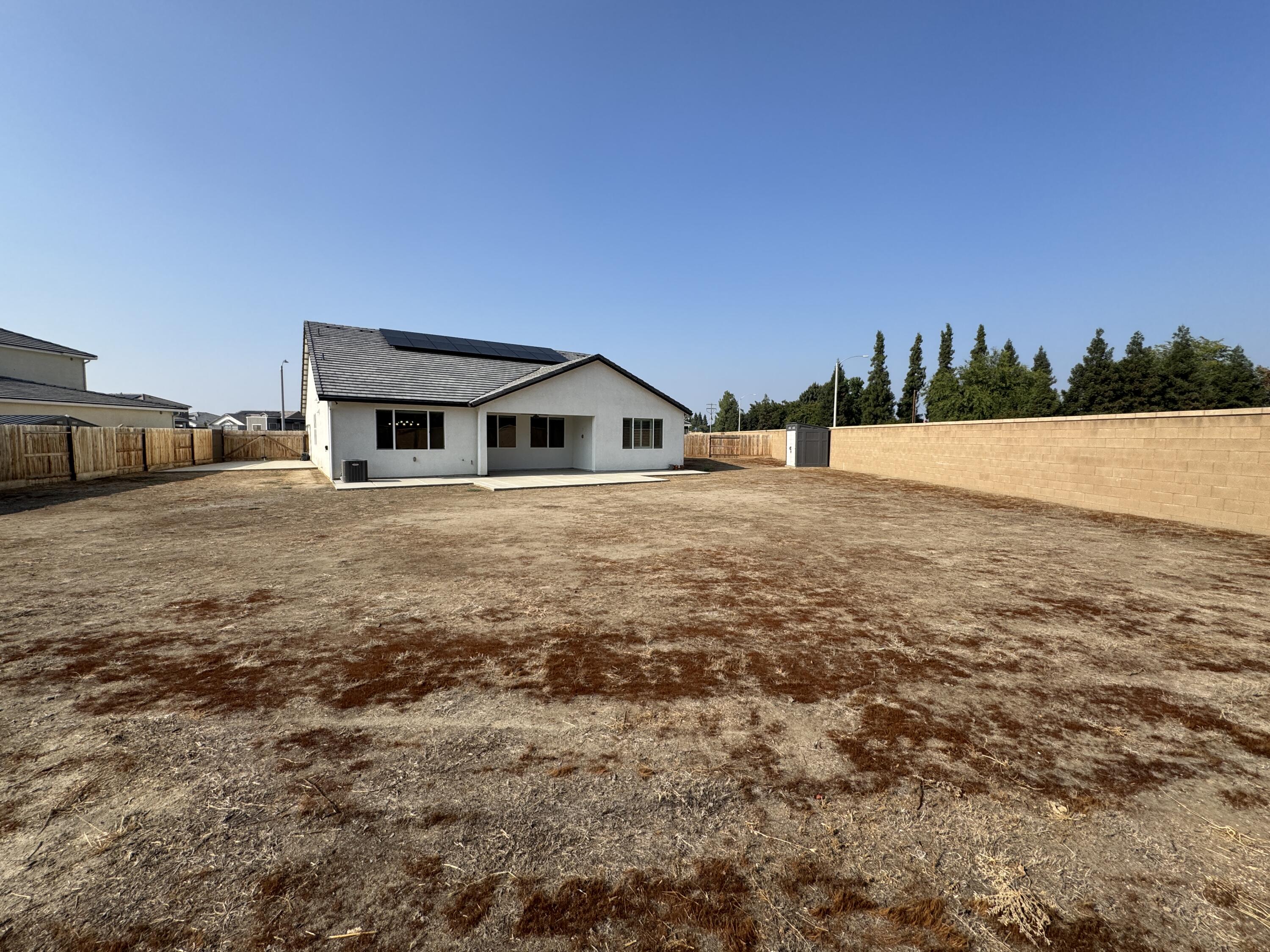 176 N Ocean Ct, Tulare, CA 93274