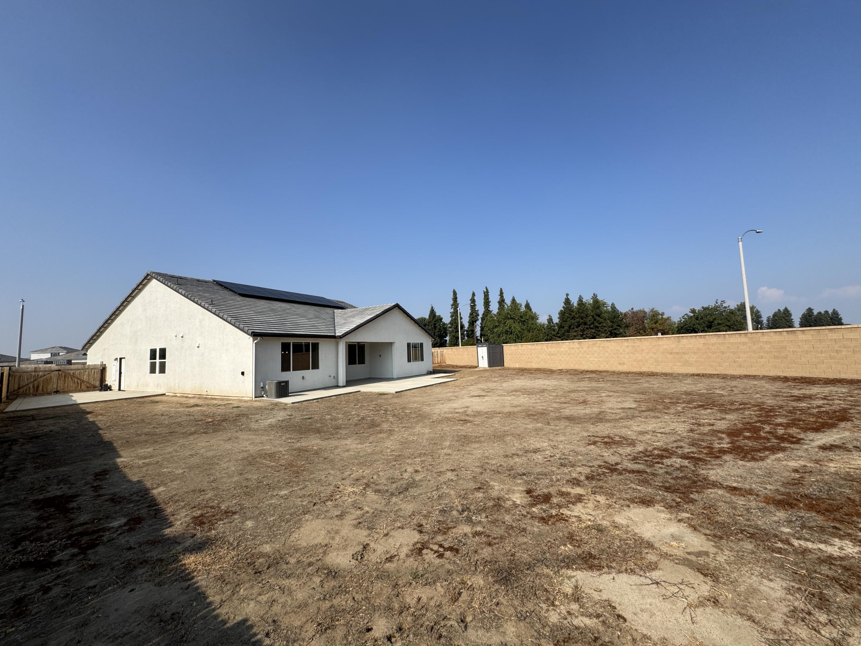 176 N Ocean Ct, Tulare, CA 93274