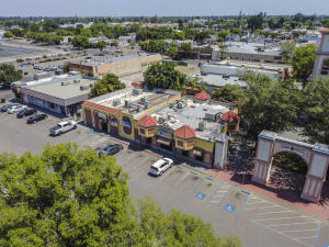 200 N J St, Tulare, CA 93274