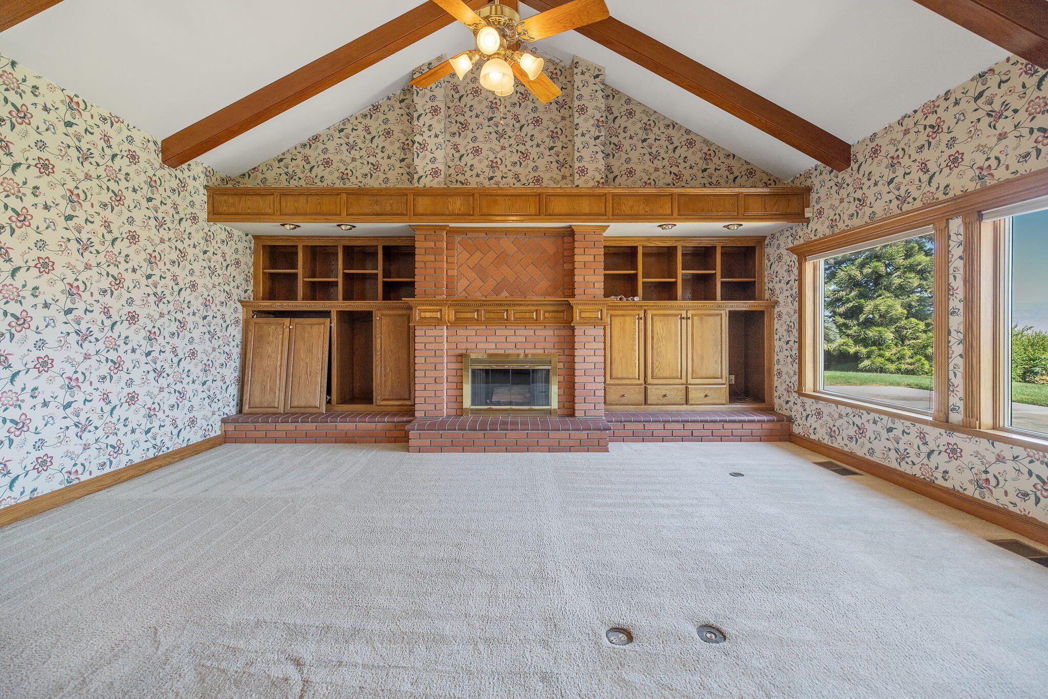 315 Valley View Dr, Exeter, CA 93221