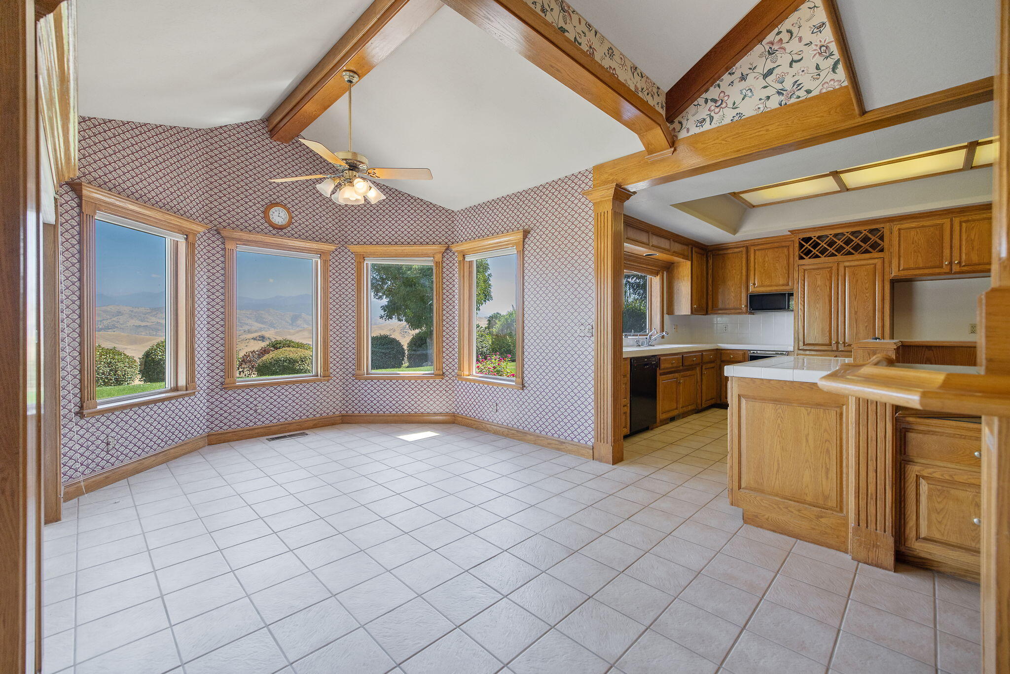 315 Valley View Dr, Exeter, CA 93221