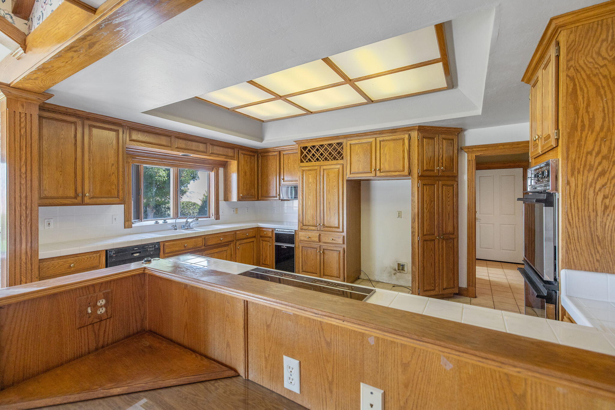 315 Valley View Dr, Exeter, CA 93221