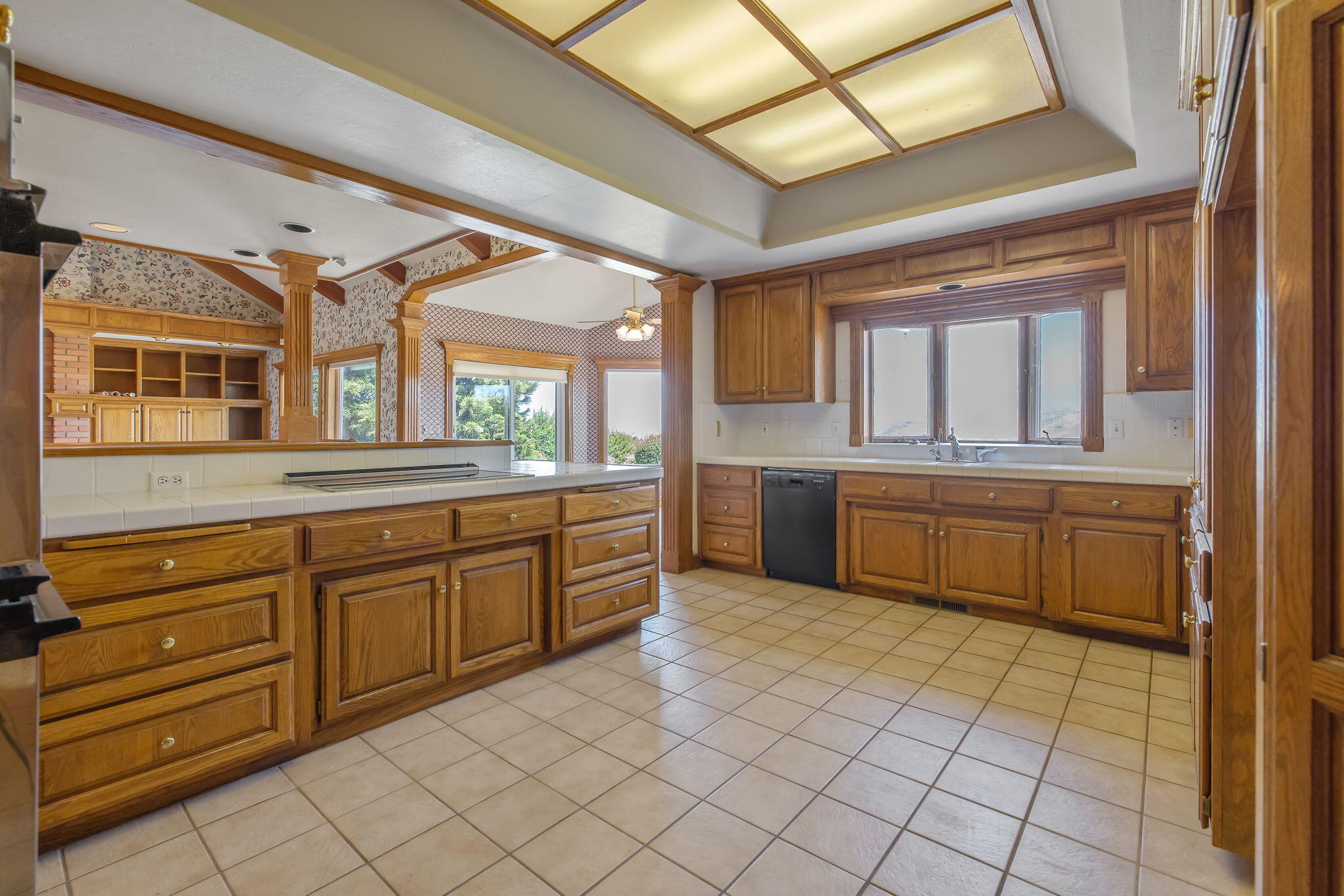 315 Valley View Dr, Exeter, CA 93221
