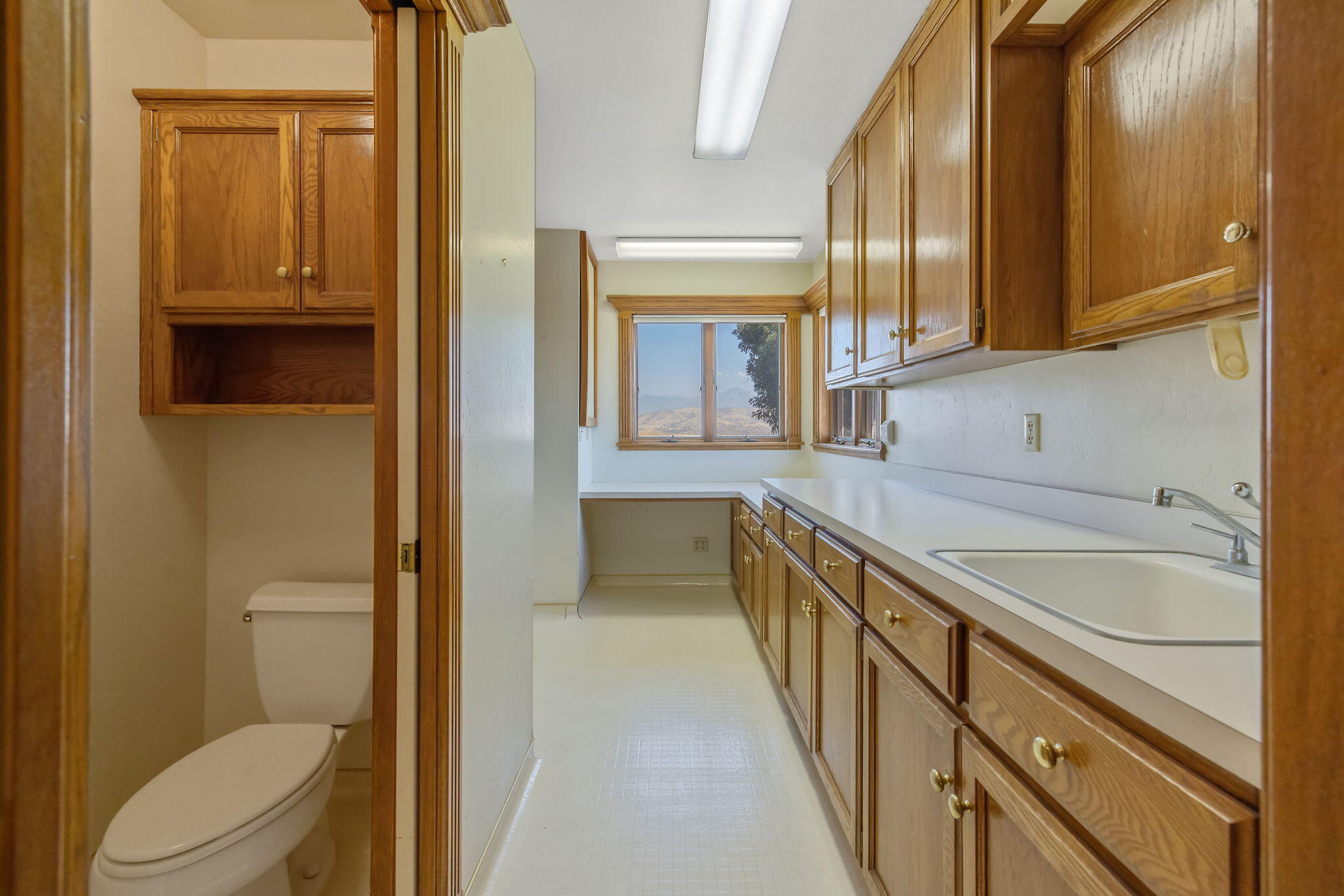 315 Valley View Dr, Exeter, CA 93221