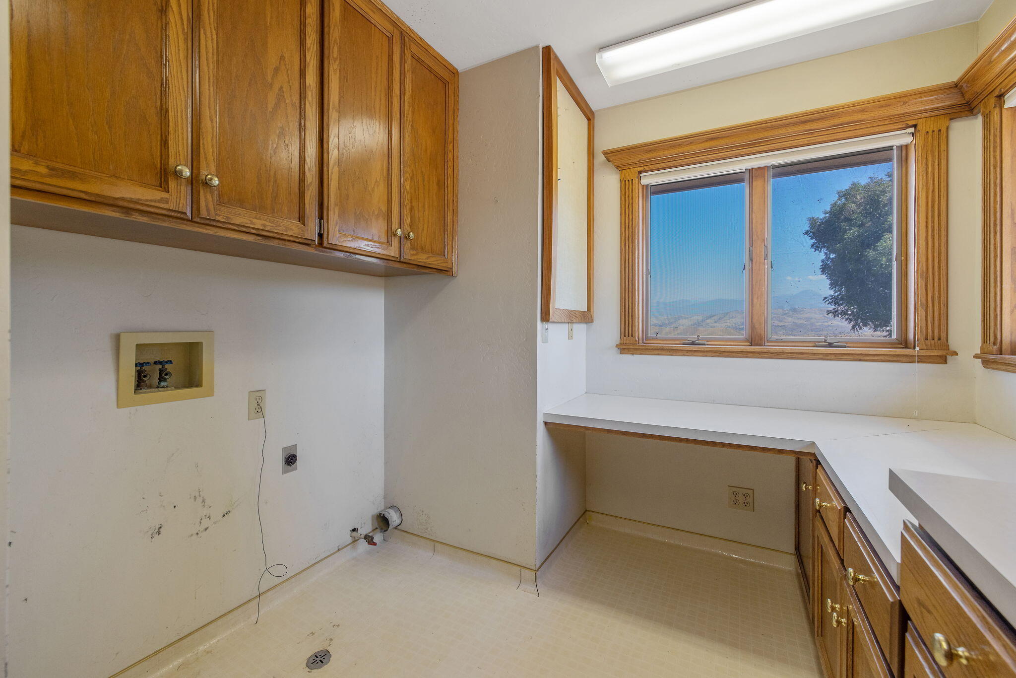 315 Valley View Dr, Exeter, CA 93221