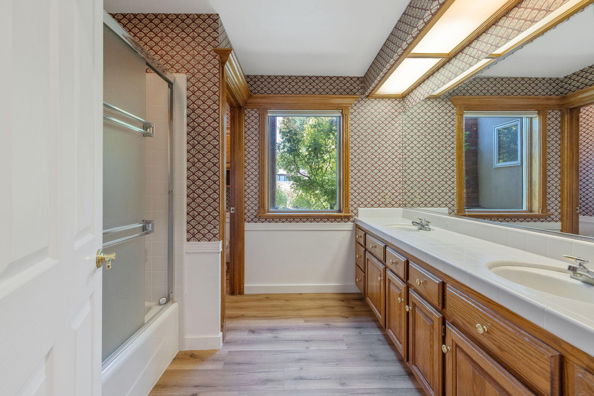 315 Valley View Dr, Exeter, CA 93221