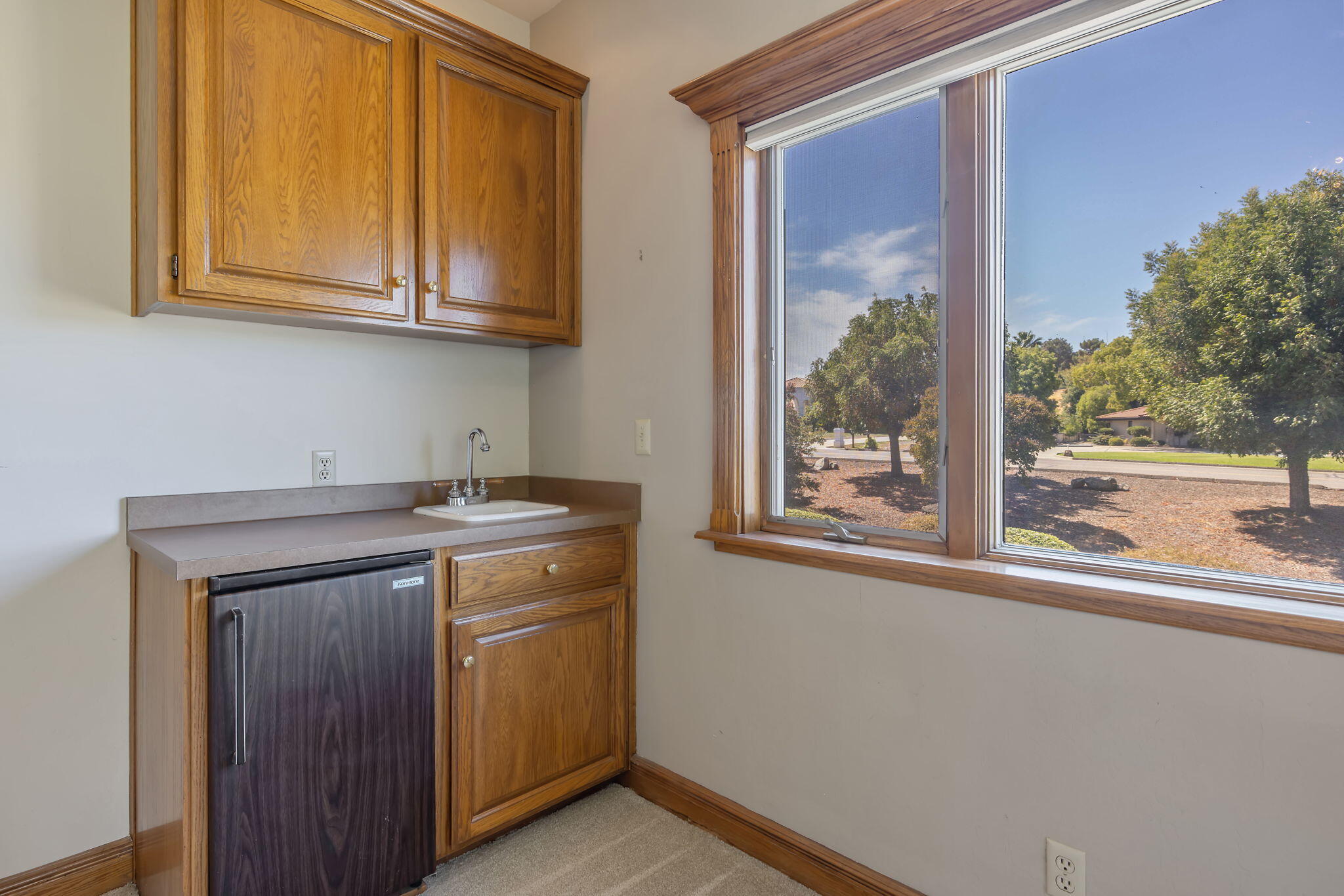 315 Valley View Dr, Exeter, CA 93221