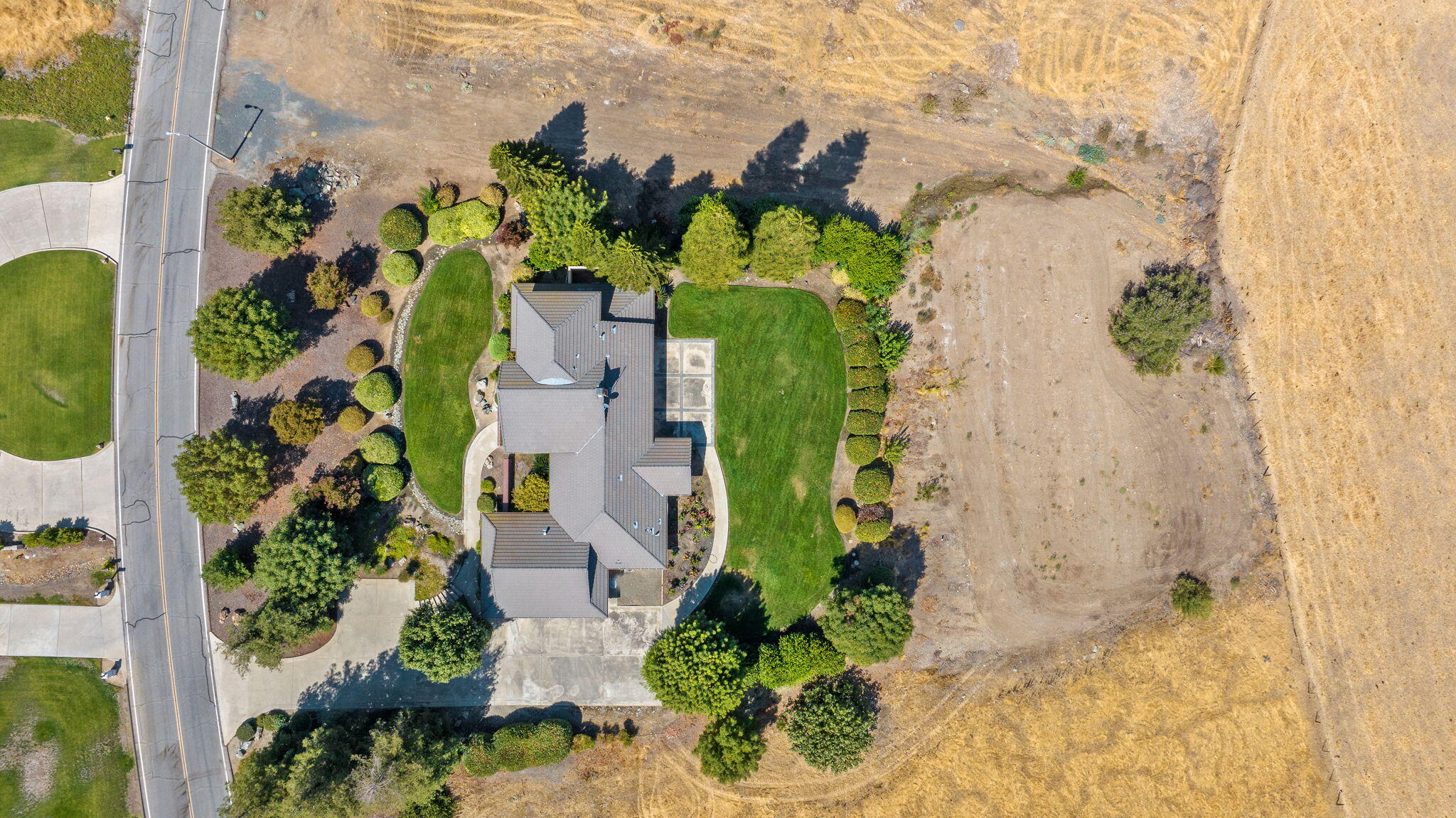 315 Valley View Dr, Exeter, CA 93221