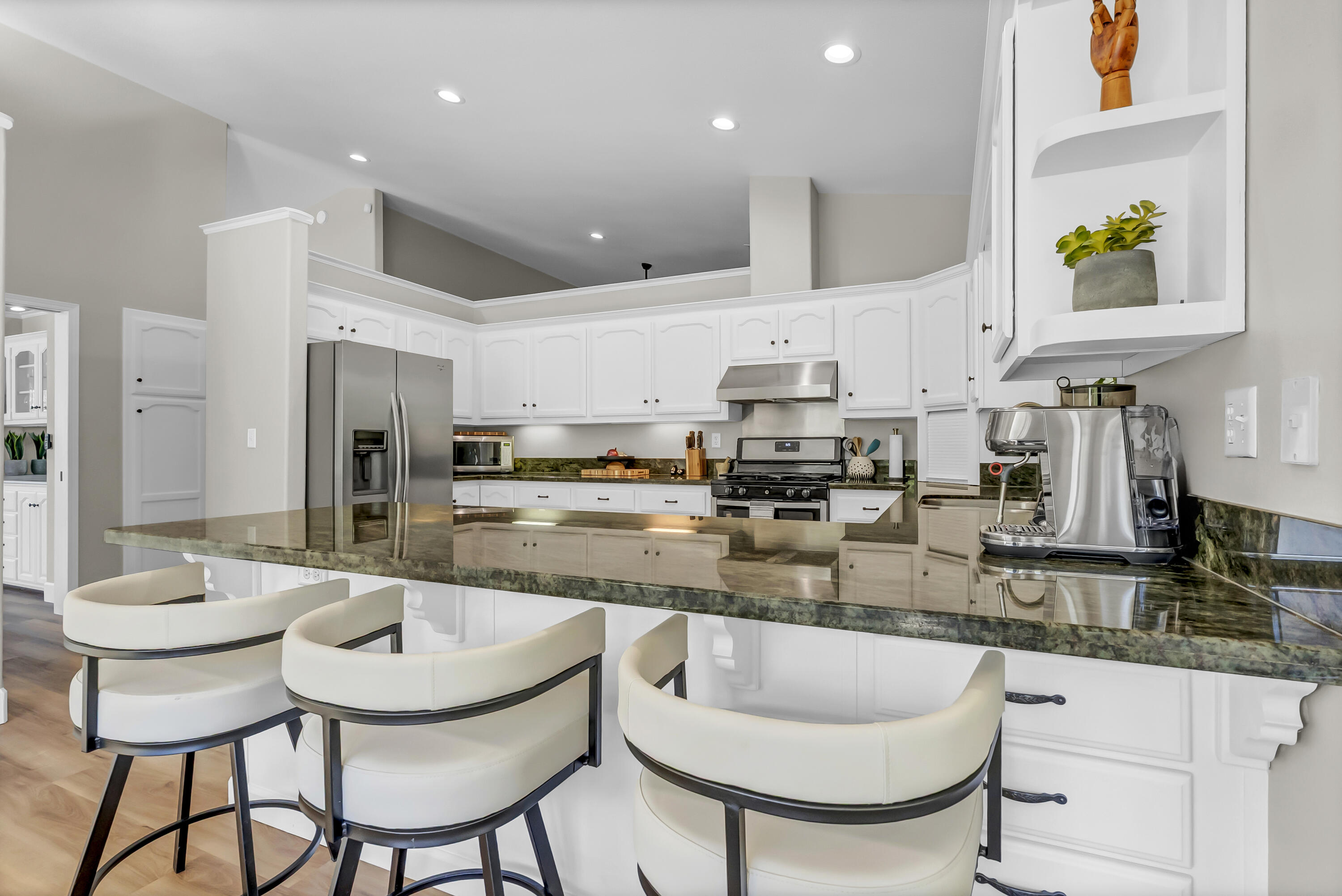 42076 Black Oak Dr, Three Rivers, CA 93271