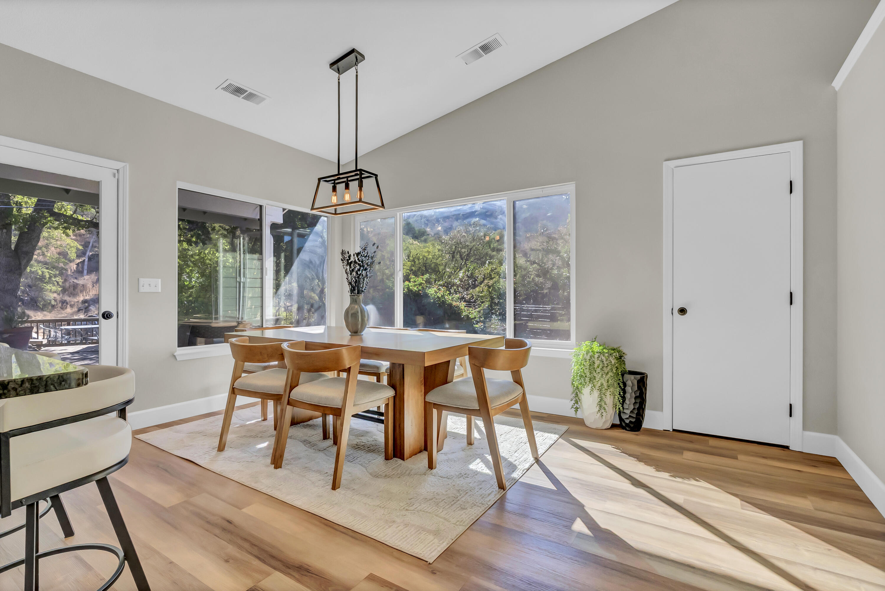 42076 Black Oak Dr, Three Rivers, CA 93271