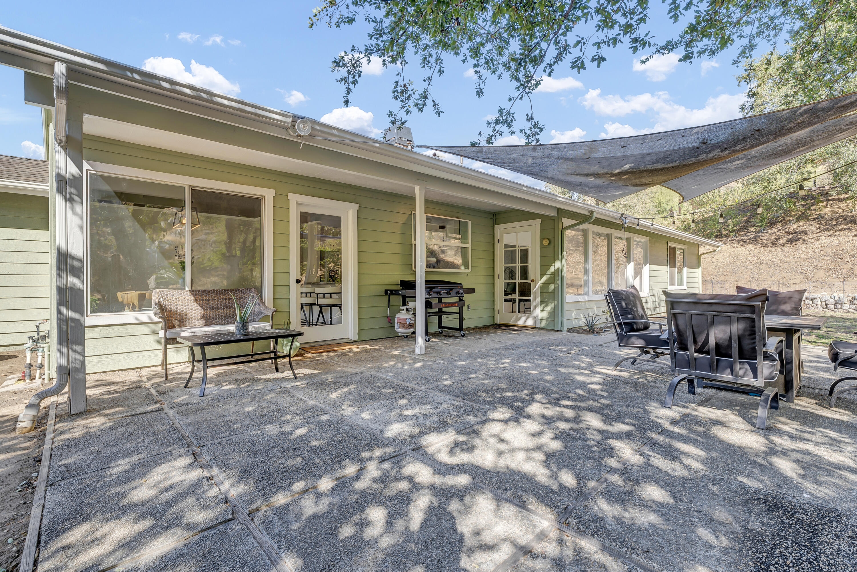 42076 Black Oak Dr, Three Rivers, CA 93271