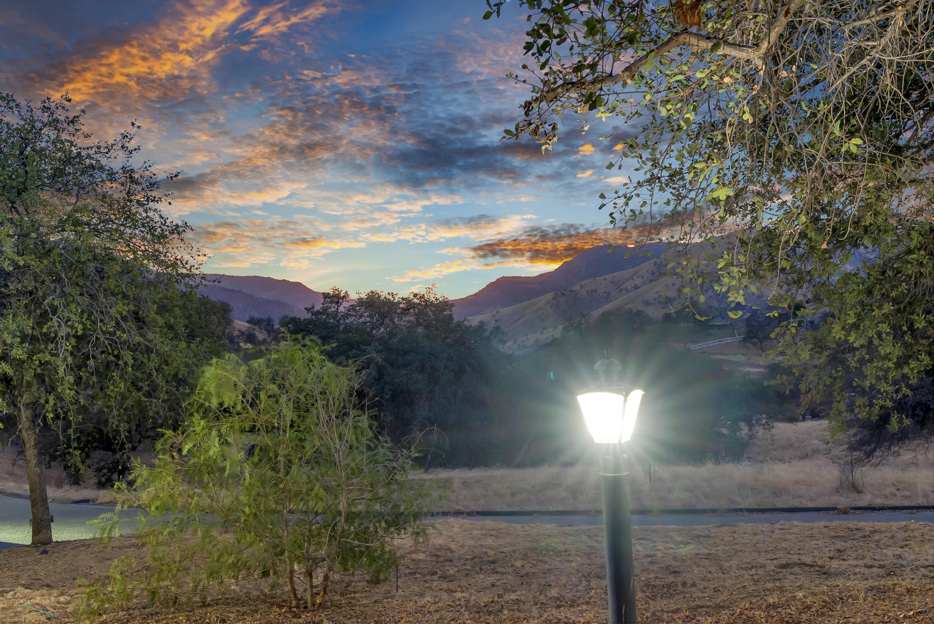 42076 Black Oak Dr, Three Rivers, CA 93271