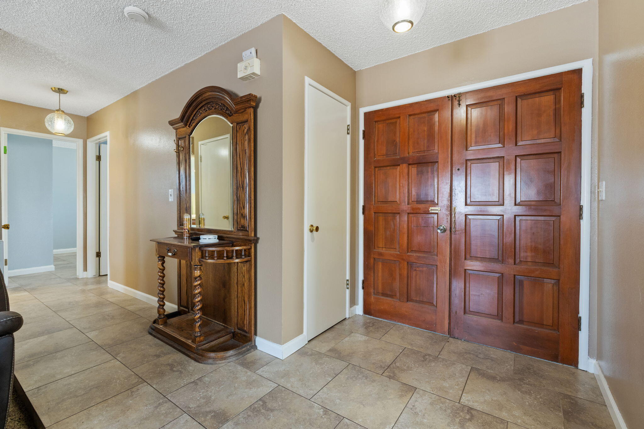 2234 Carter Way, Hanford, CA 93230