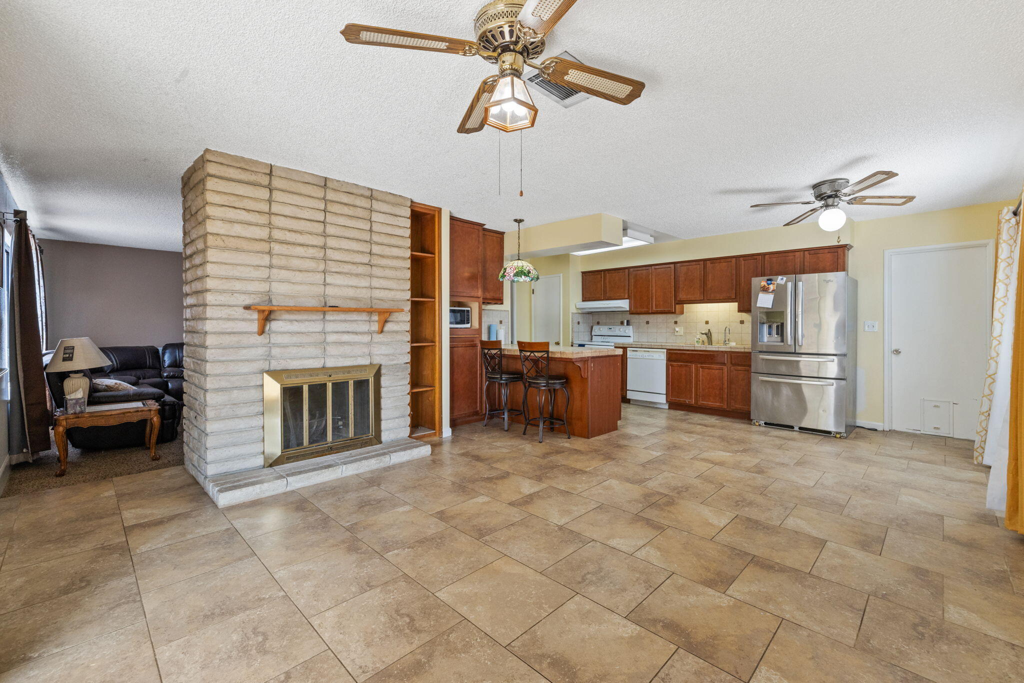 2234 Carter Way, Hanford, CA 93230