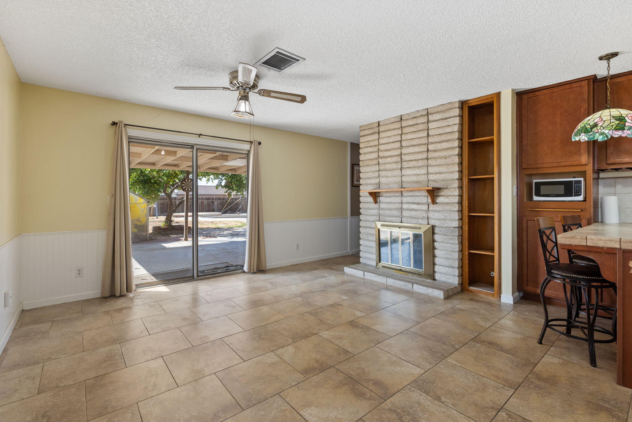 2234 Carter Way, Hanford, CA 93230