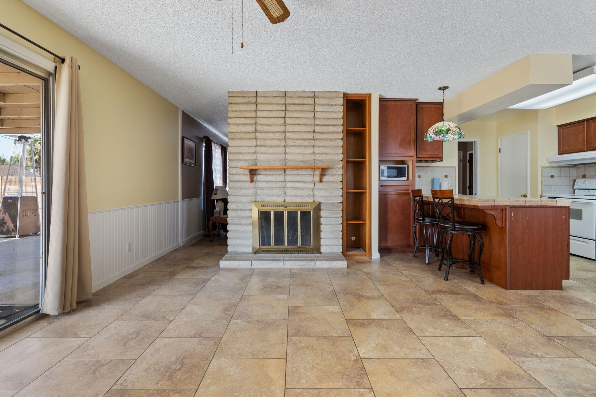 2234 Carter Way, Hanford, CA 93230