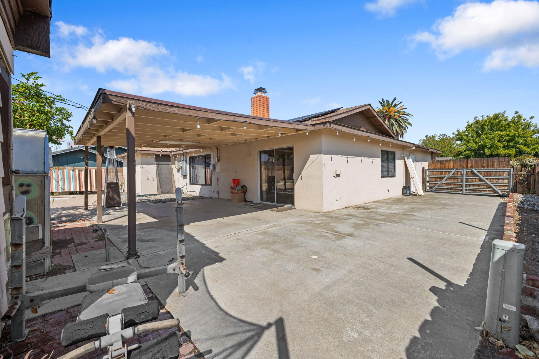 2234 Carter Way, Hanford, CA 93230