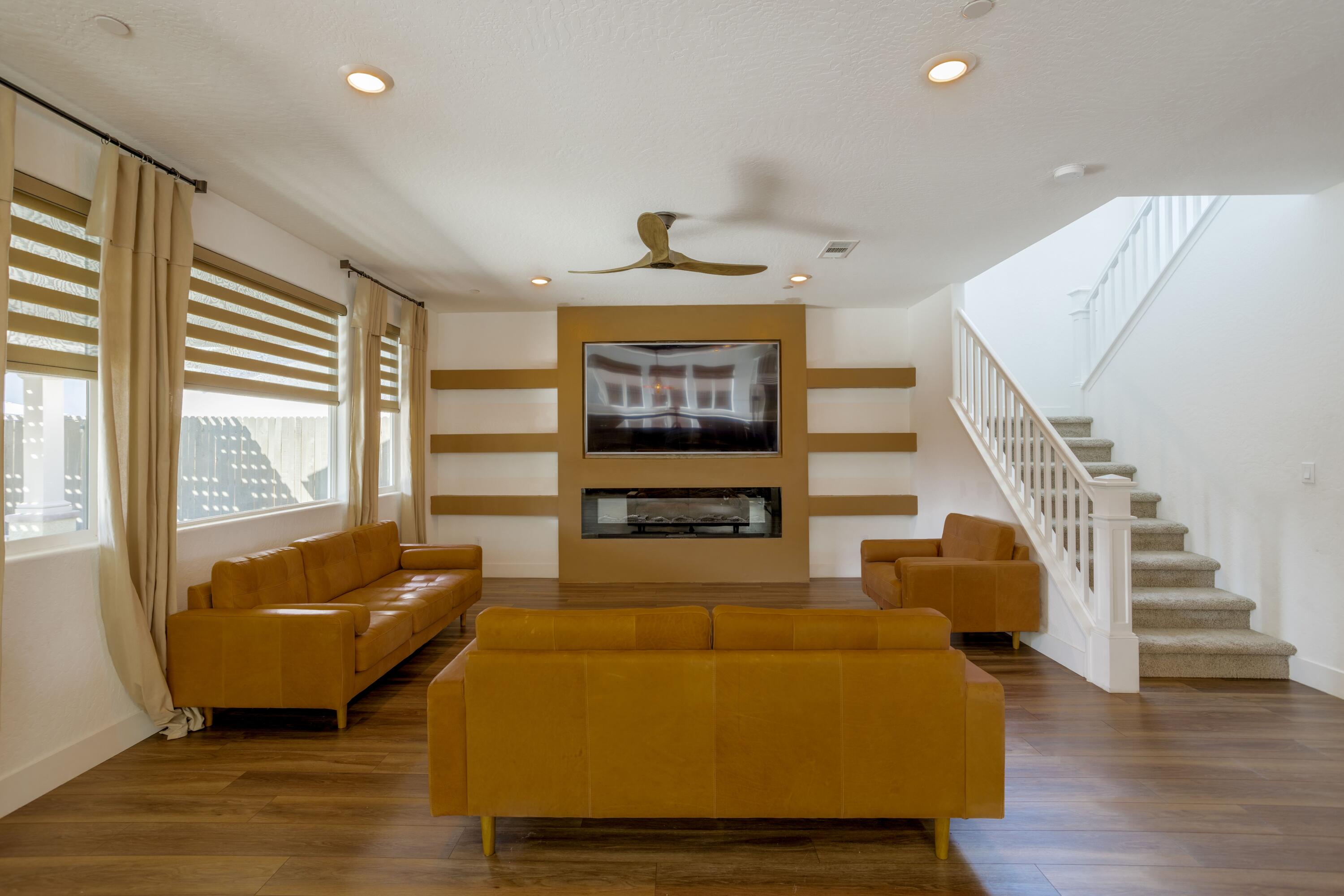 145 E Taylor Ave, Visalia, CA 93291