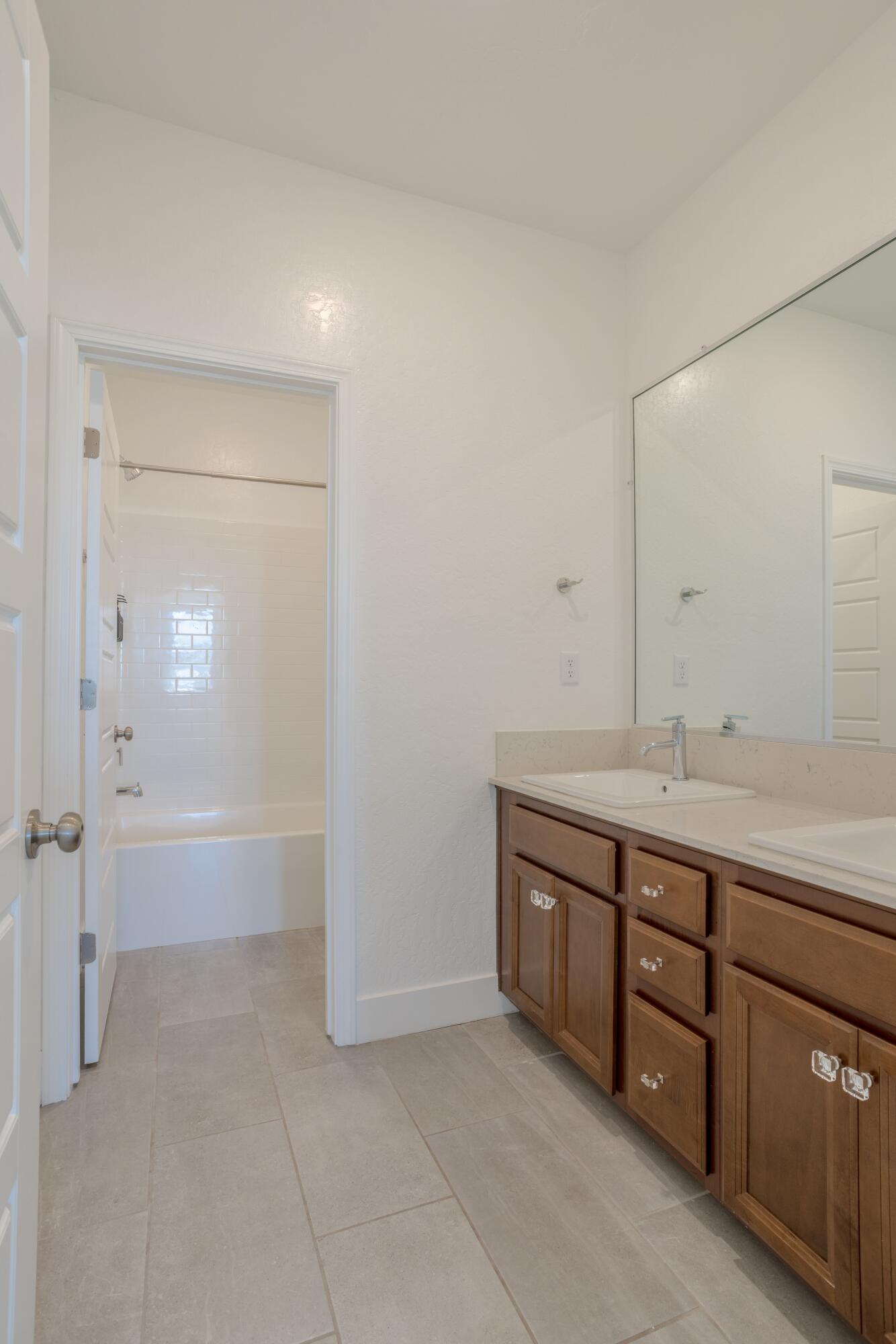 145 E Taylor Ave, Visalia, CA 93291