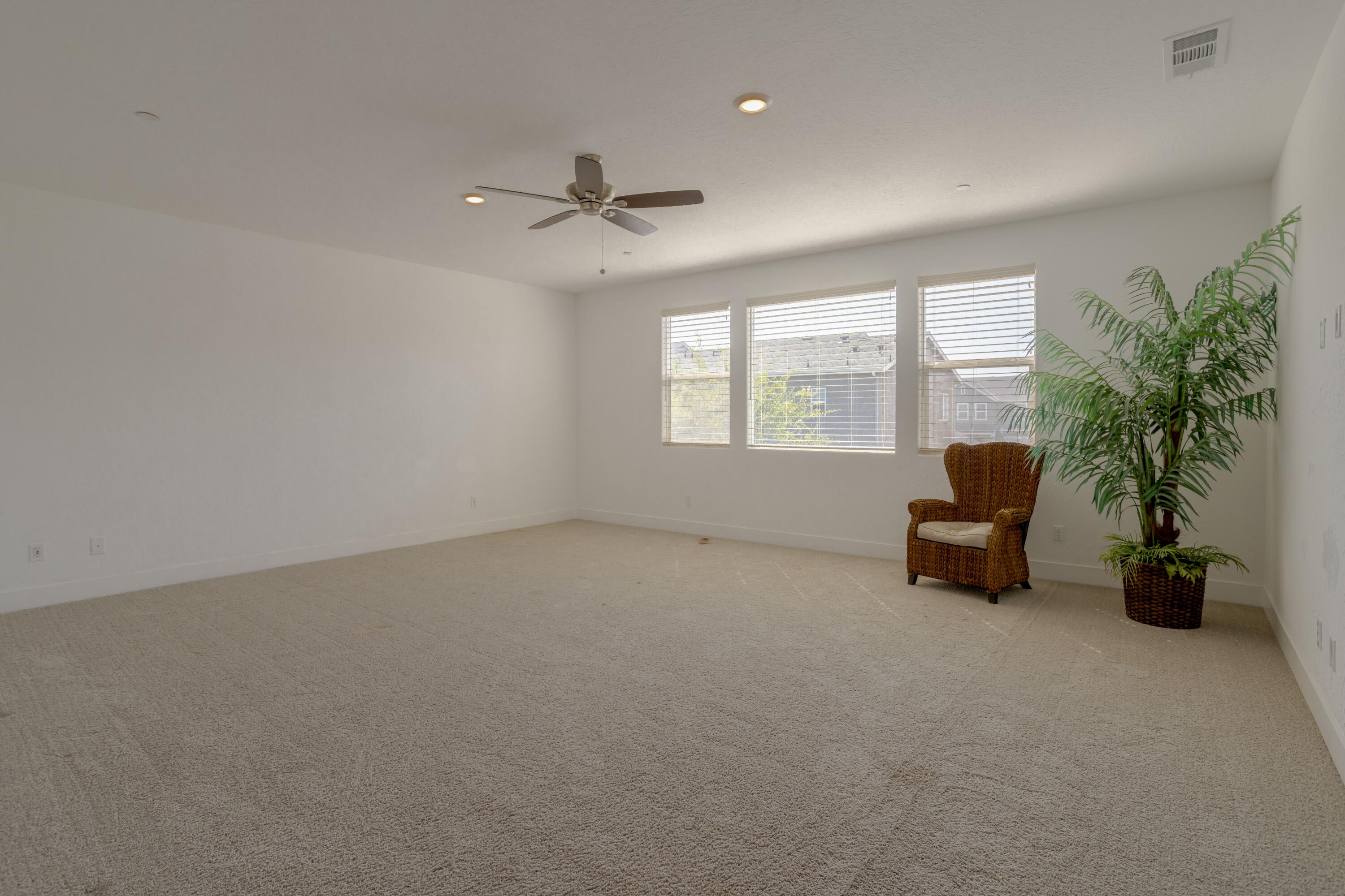 145 E Taylor Ave, Visalia, CA 93291