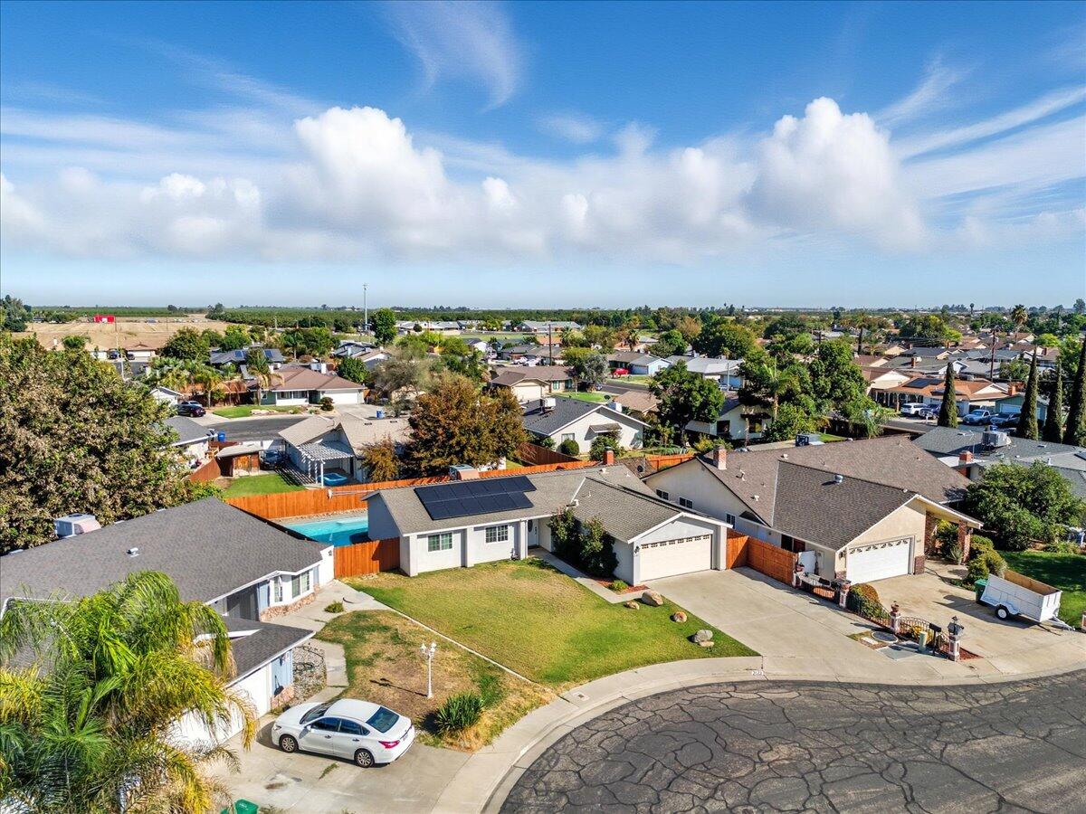 2123 Cottonwood Ct, Hanford, CA 93230