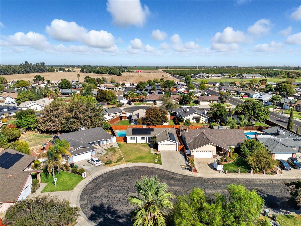 2123 Cottonwood Ct, Hanford, CA 93230