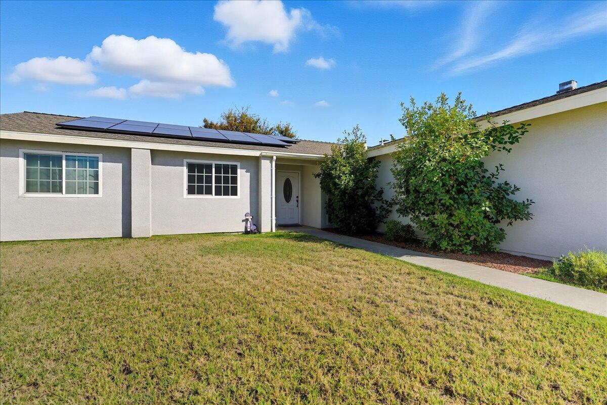 2123 Cottonwood Ct, Hanford, CA 93230