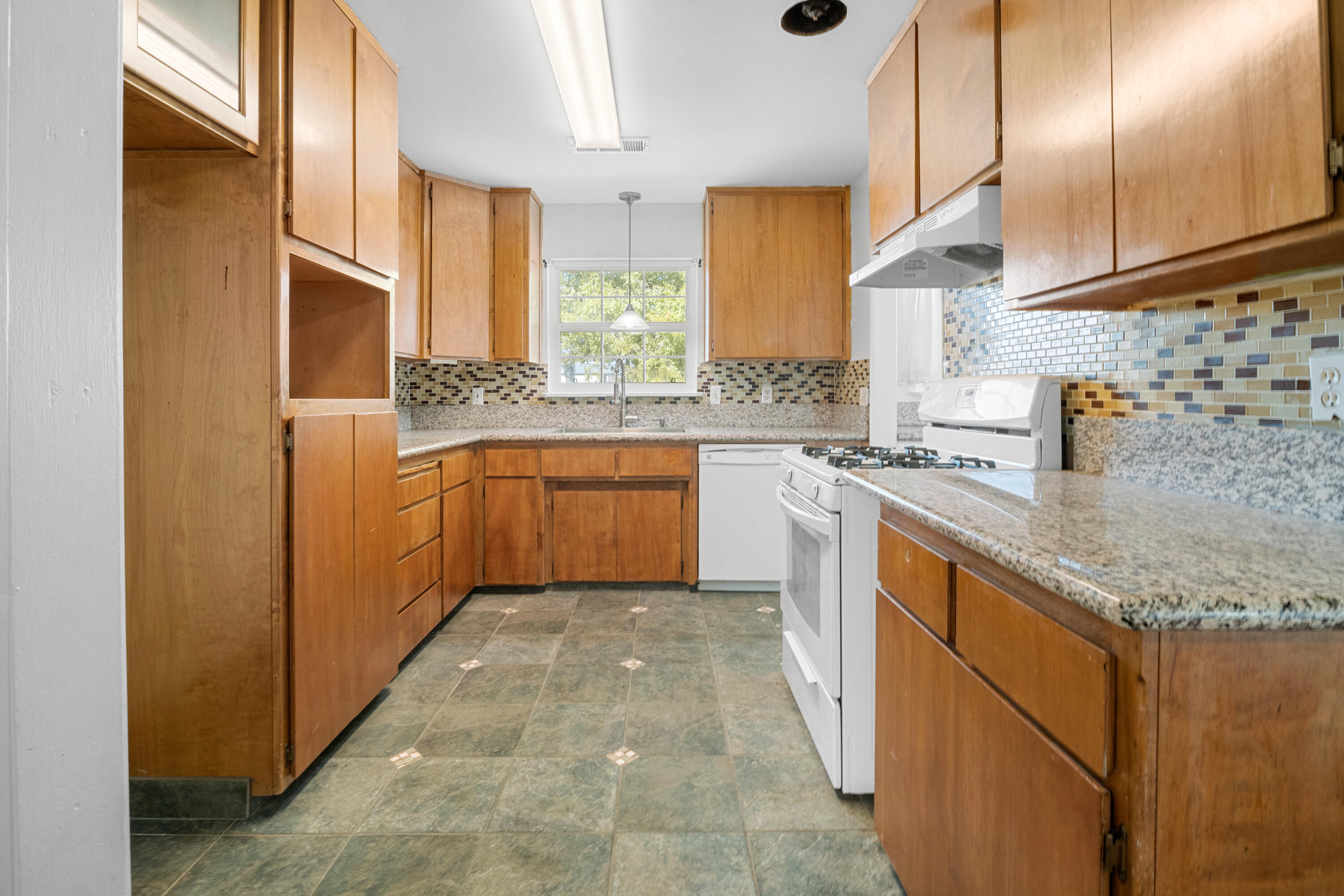 11071 Hume Ave, Hanford, CA 93230