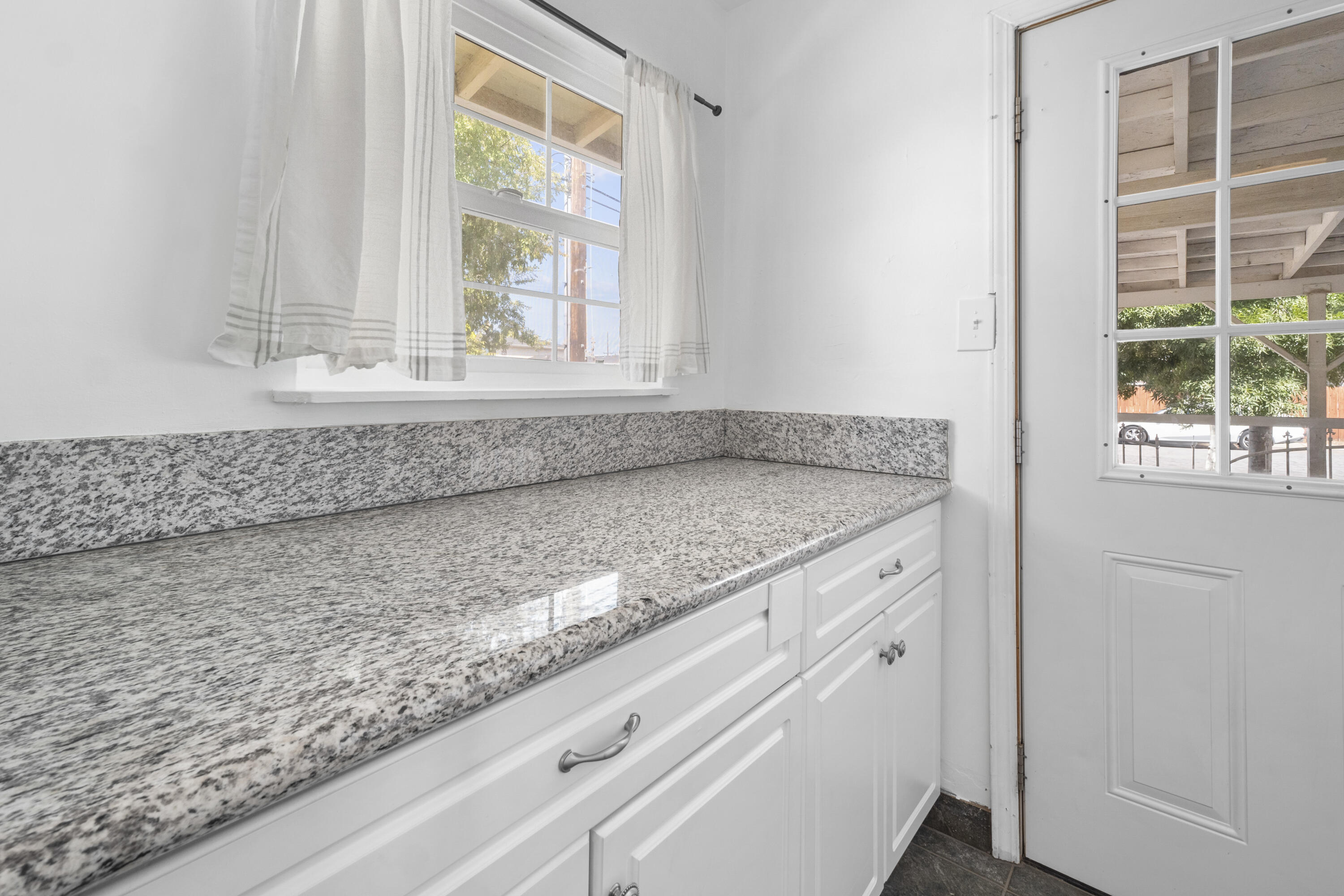 11071 Hume Ave, Hanford, CA 93230