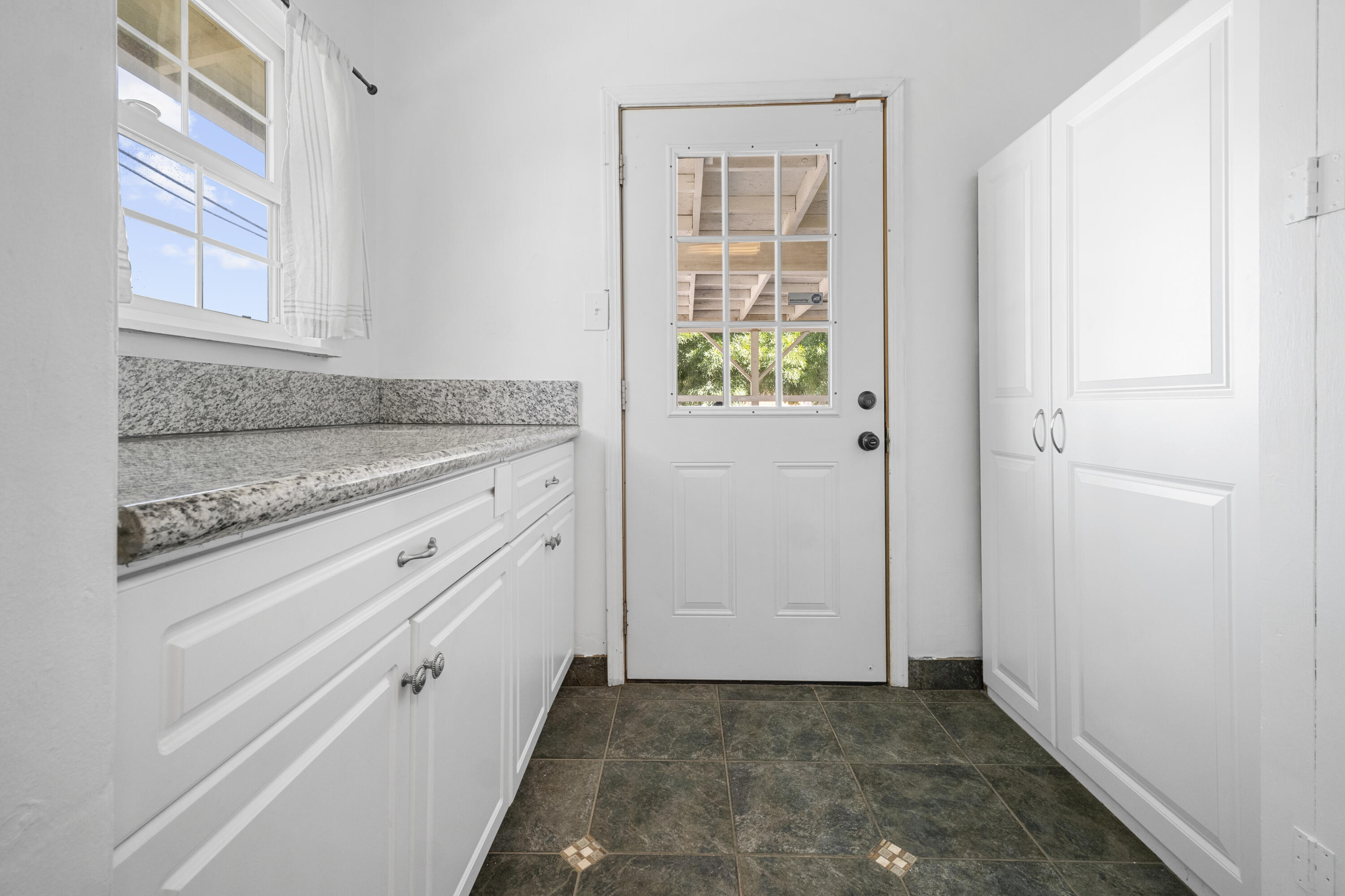 11071 Hume Ave, Hanford, CA 93230