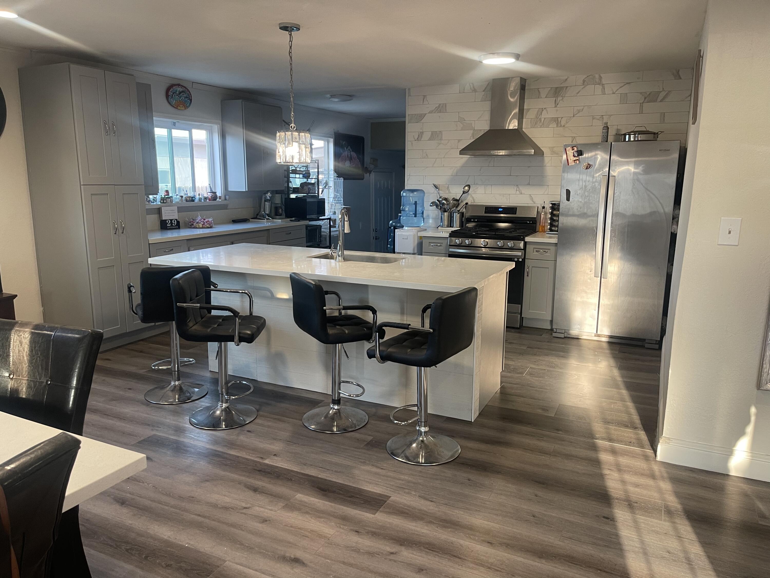 982 S Prospect St, Porterville, CA 93257