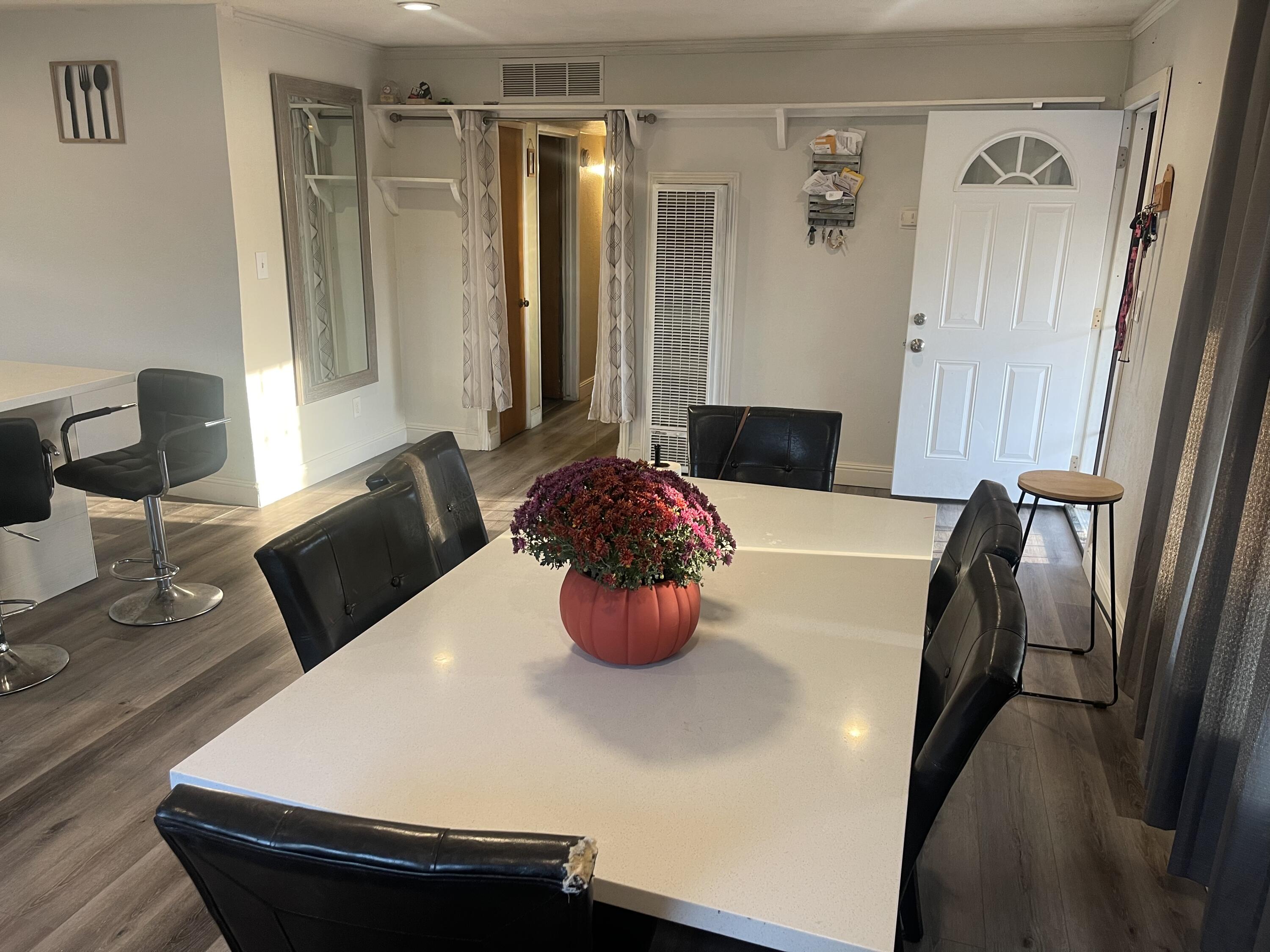 982 S Prospect St, Porterville, CA 93257