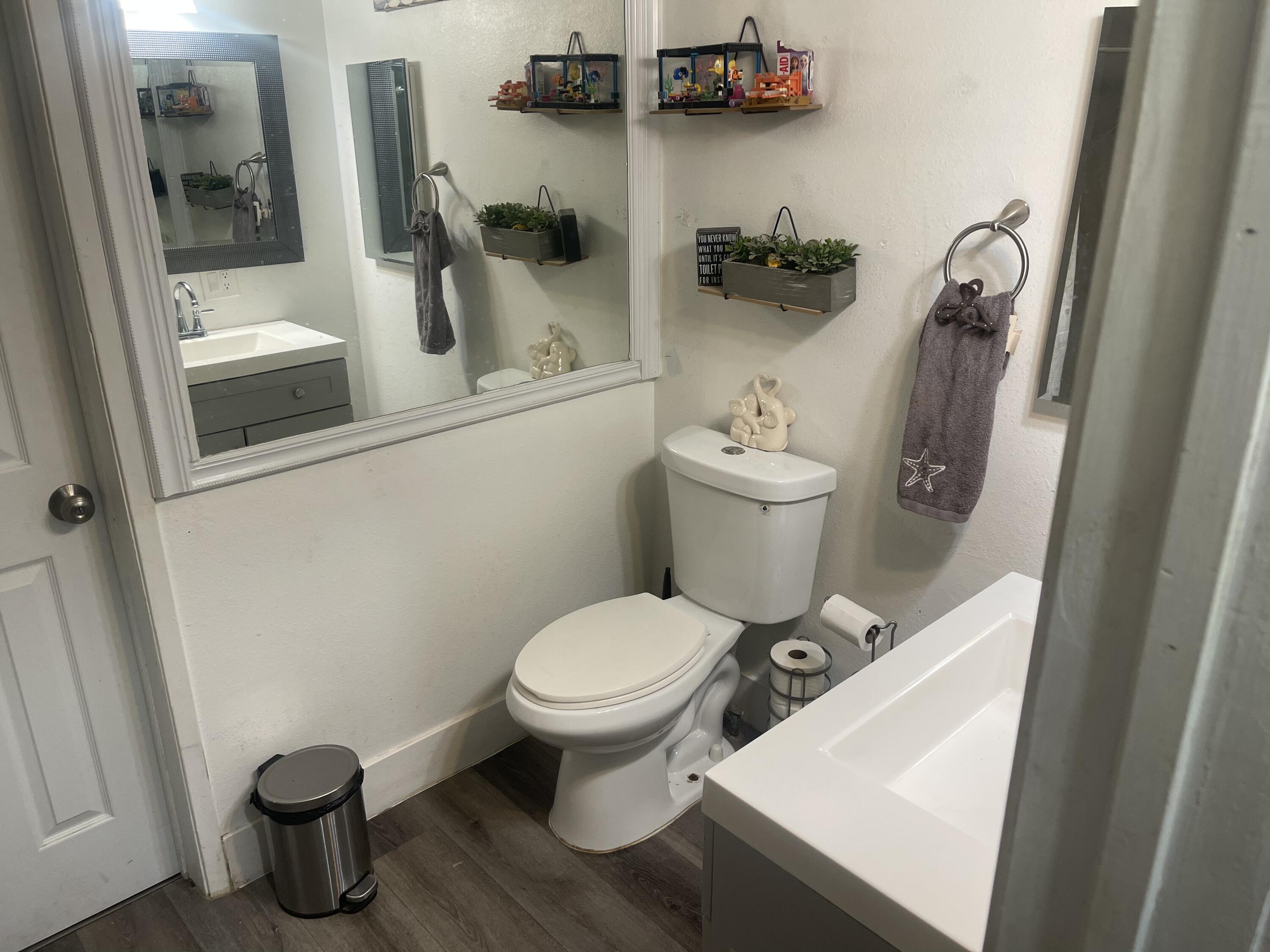 982 S Prospect St, Porterville, CA 93257