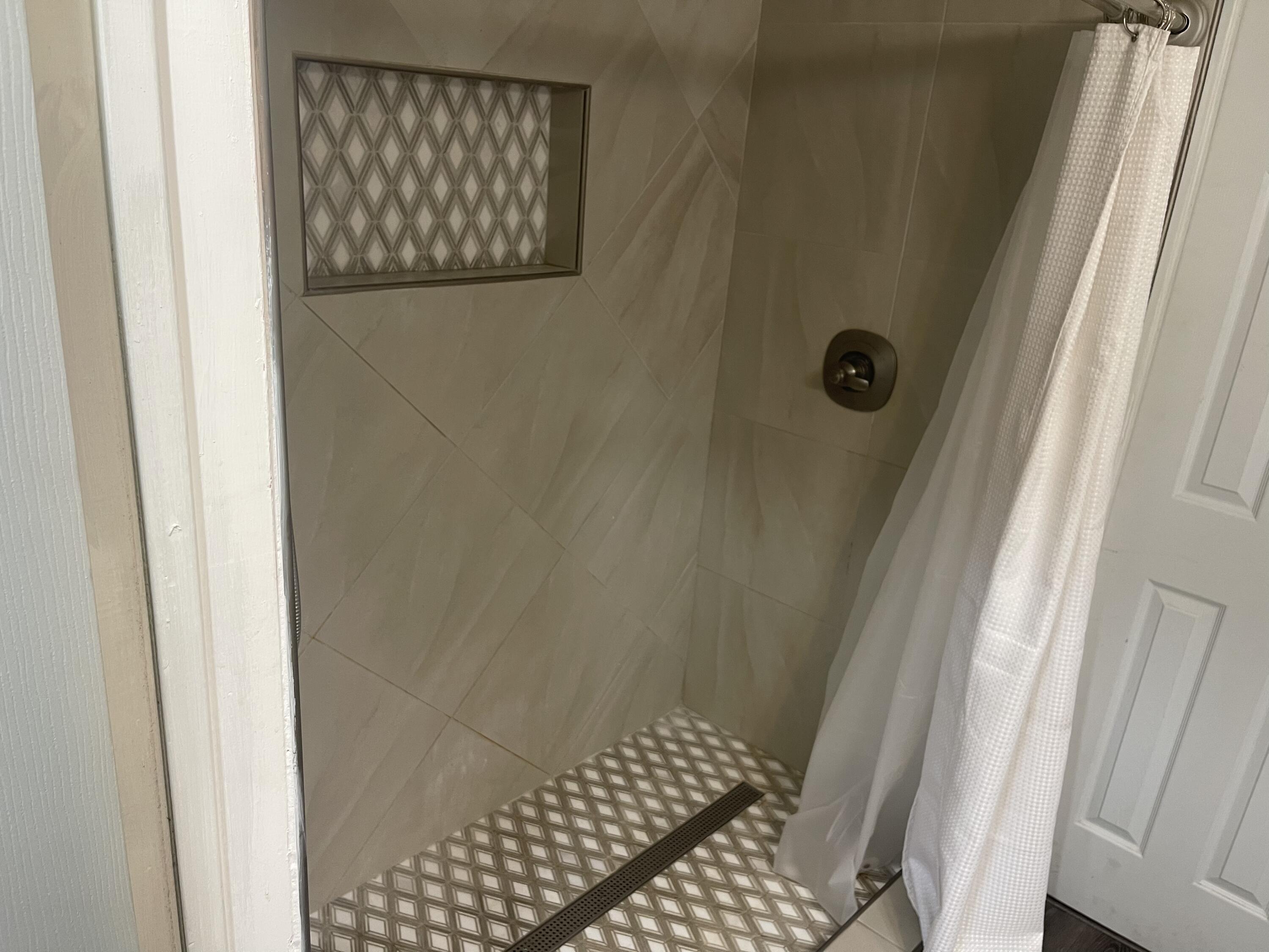 982 S Prospect St, Porterville, CA 93257