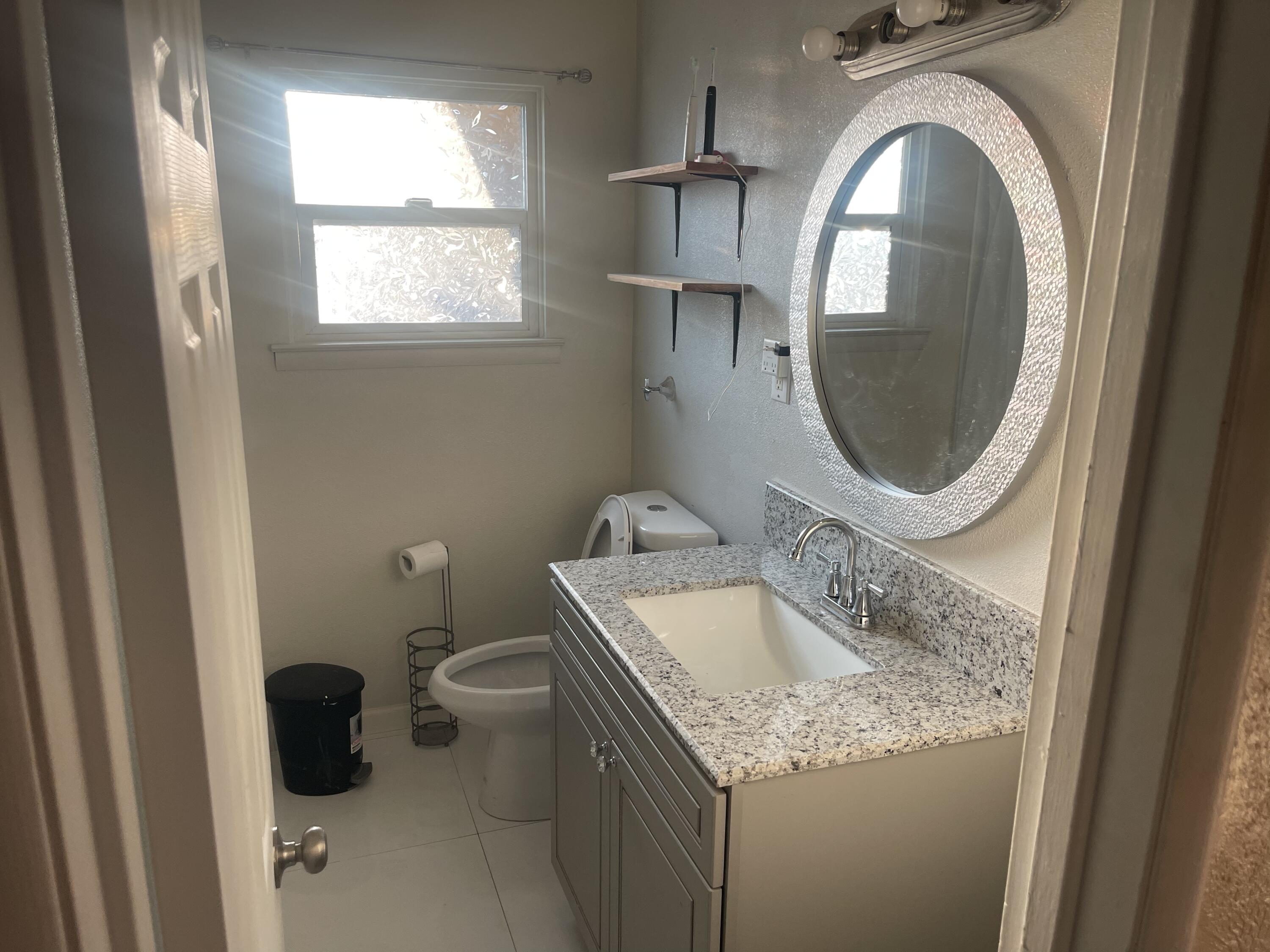 982 S Prospect St, Porterville, CA 93257