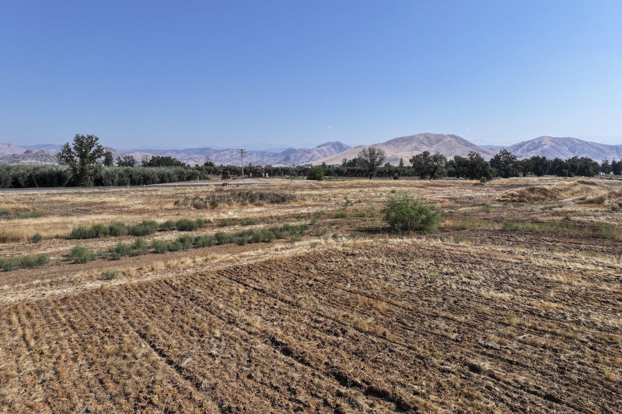 0 W Naranjo Blvd, Woodlake, CA 93286