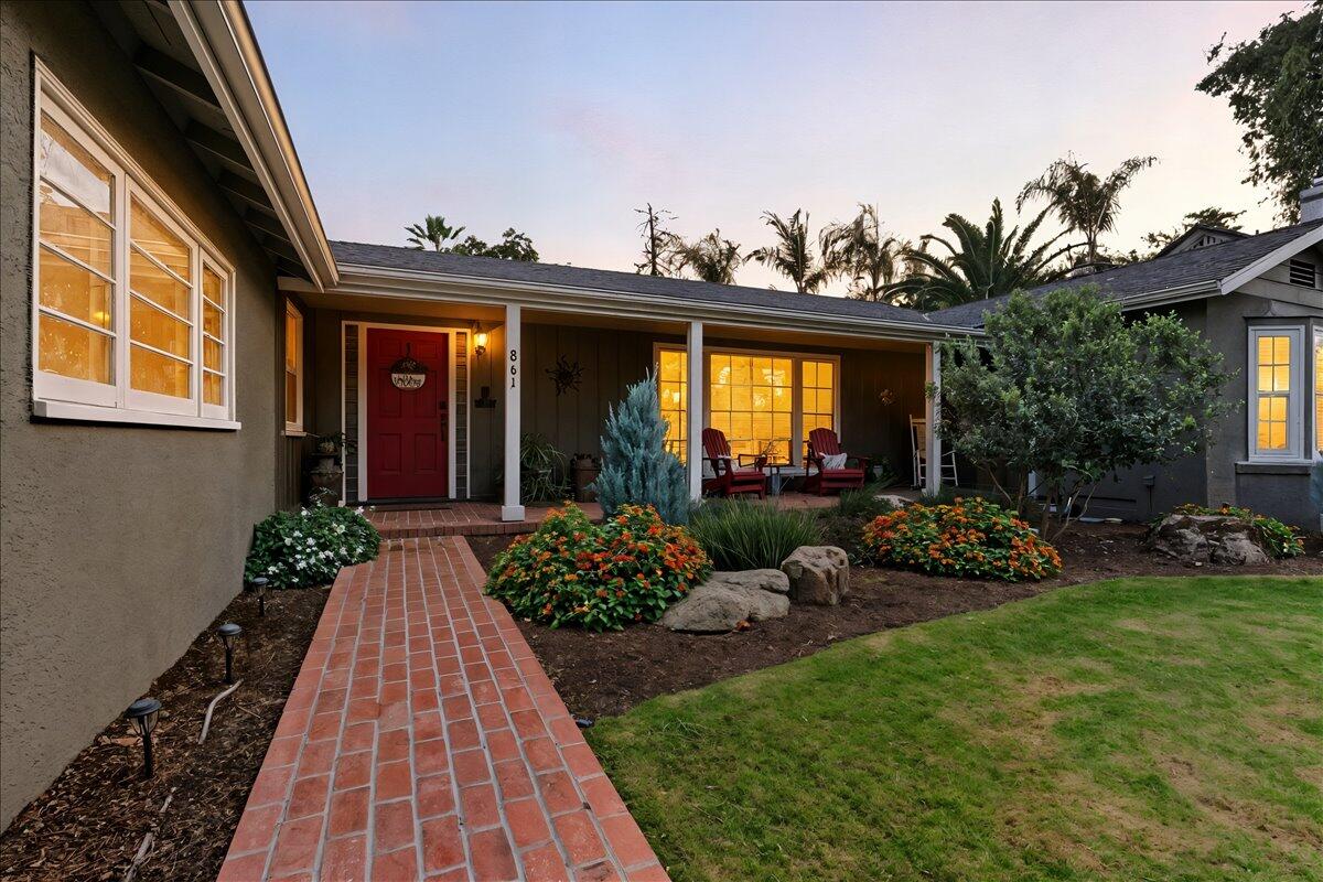 861 E Sycamore Ave, Tulare, CA 93274